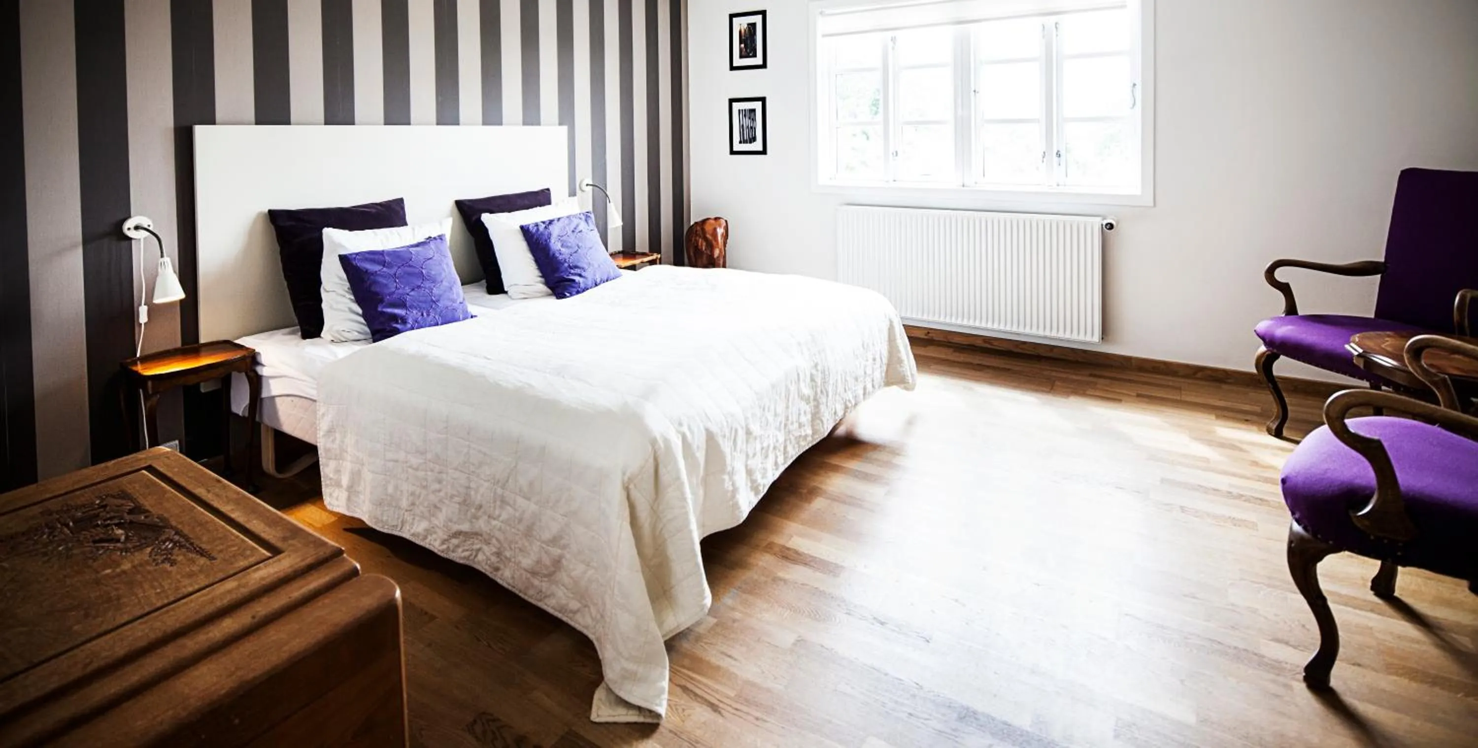 Shower, Bed in Norsminde Kro