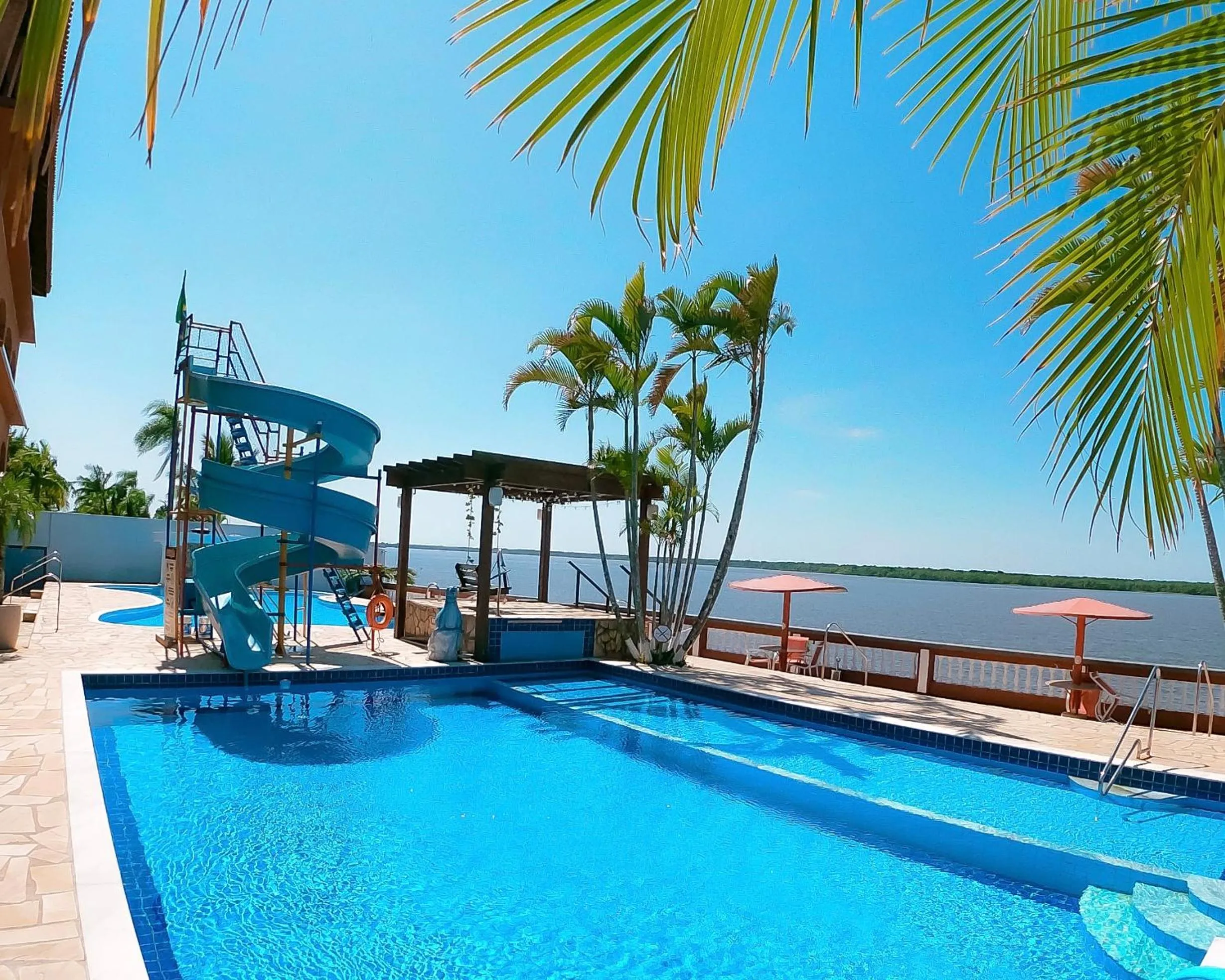 Swimming pool in Hotel Marazul
