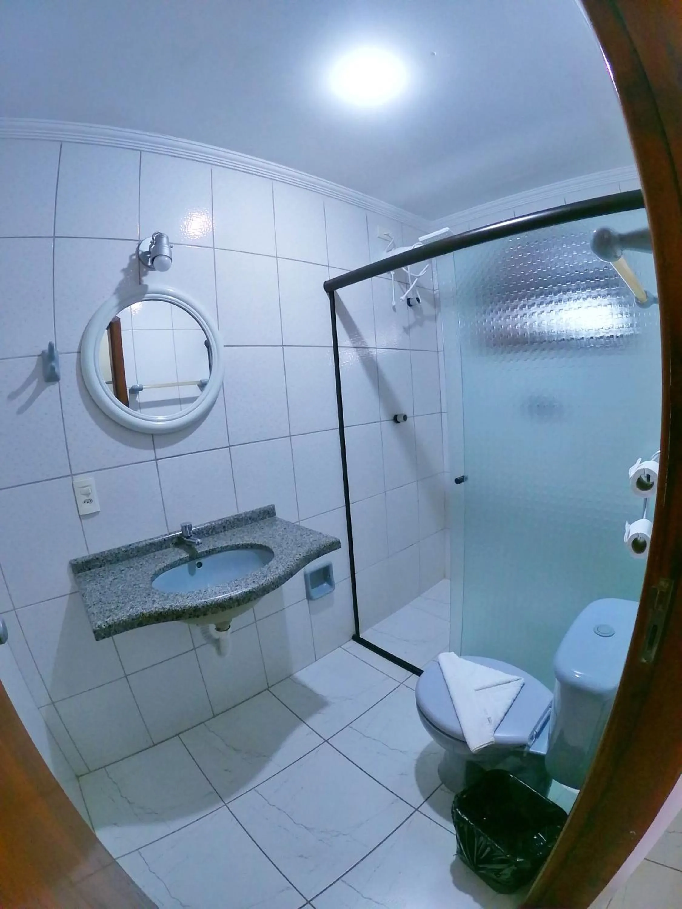 Shower in Hotel Marazul