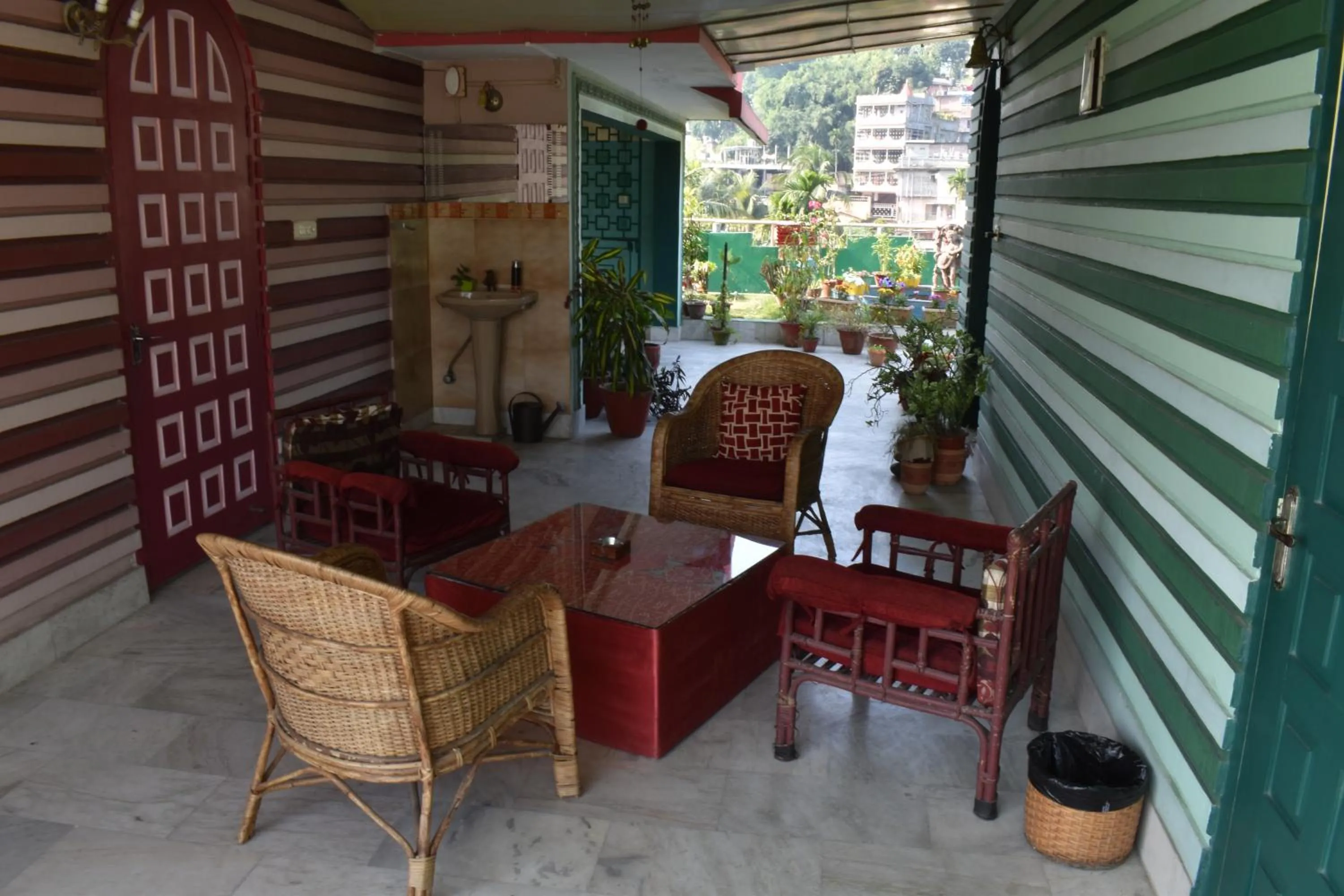 Deluxe King Room - single occupancy in Saikia Nest the Home-stay