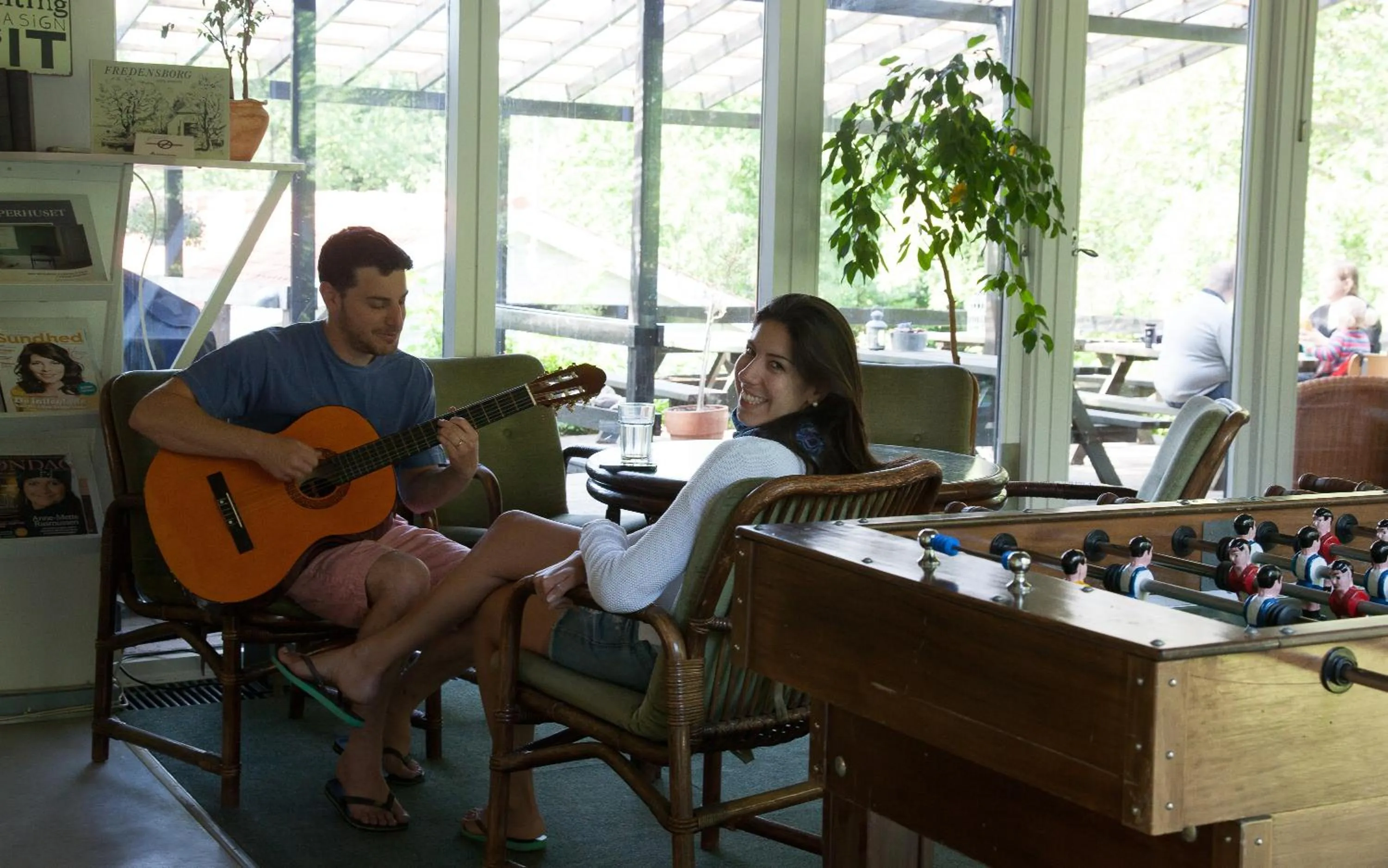 group of guests in Fredensborg Vandrerhjem, i Kongens baghave
