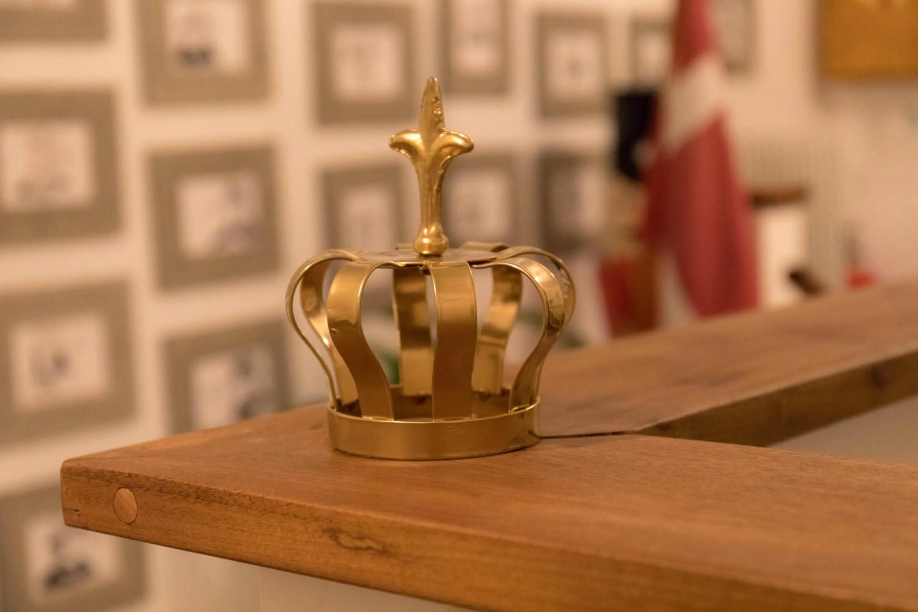 Decorative detail in Fredensborg Vandrerhjem, i Kongens baghave