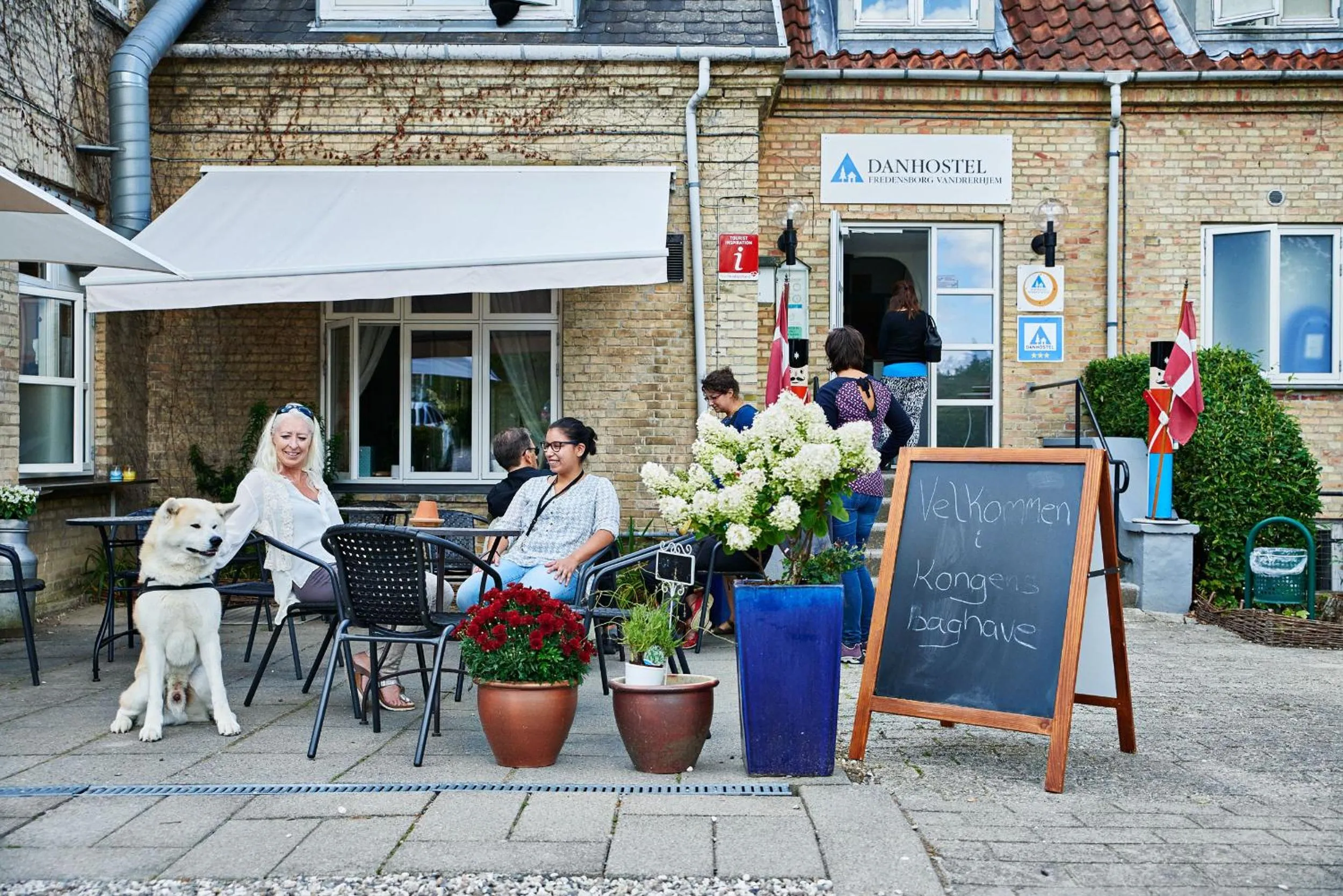 Restaurant/places to eat in Fredensborg Vandrerhjem, i Kongens baghave