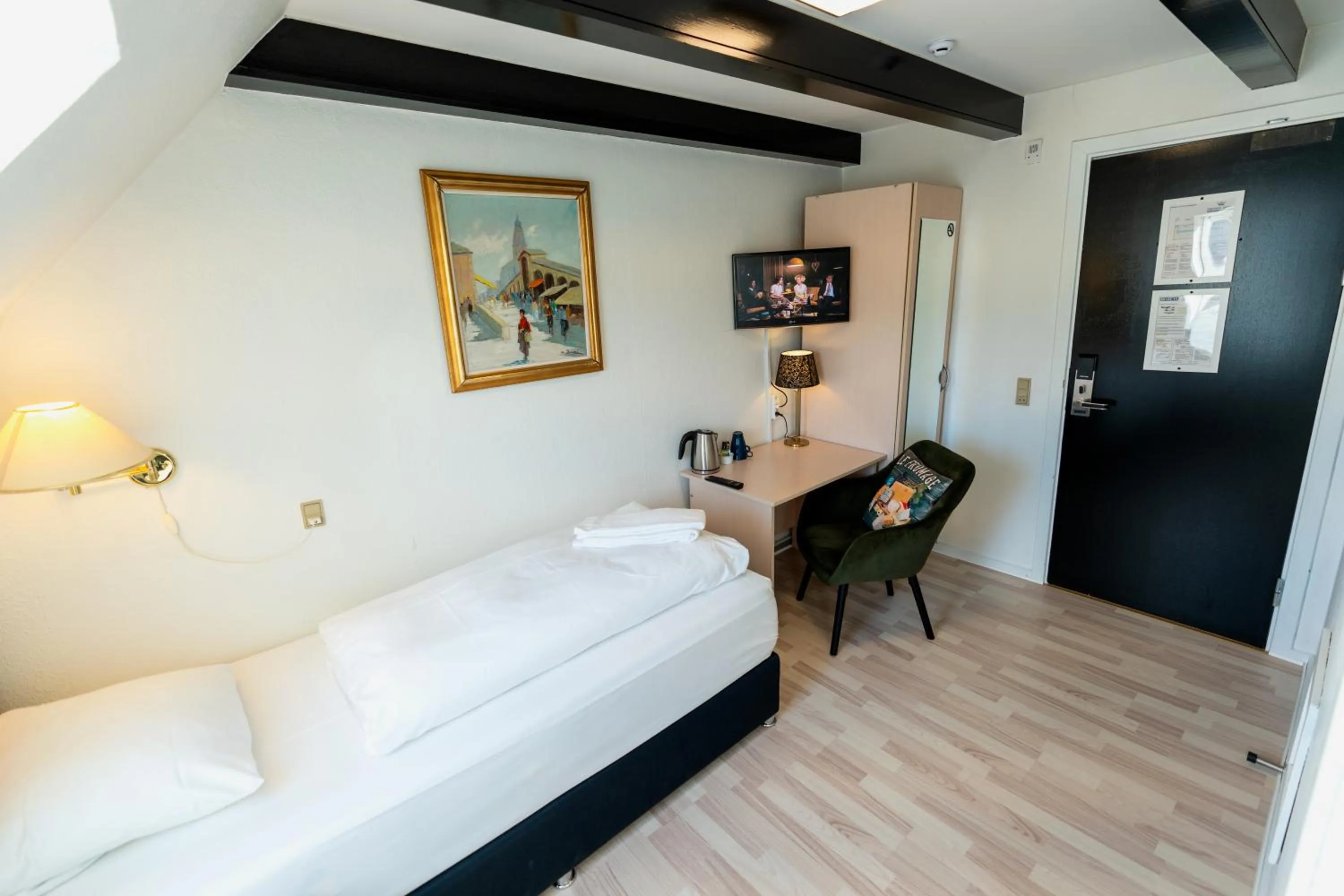 Bedroom, Bed in Prinsen Hotel