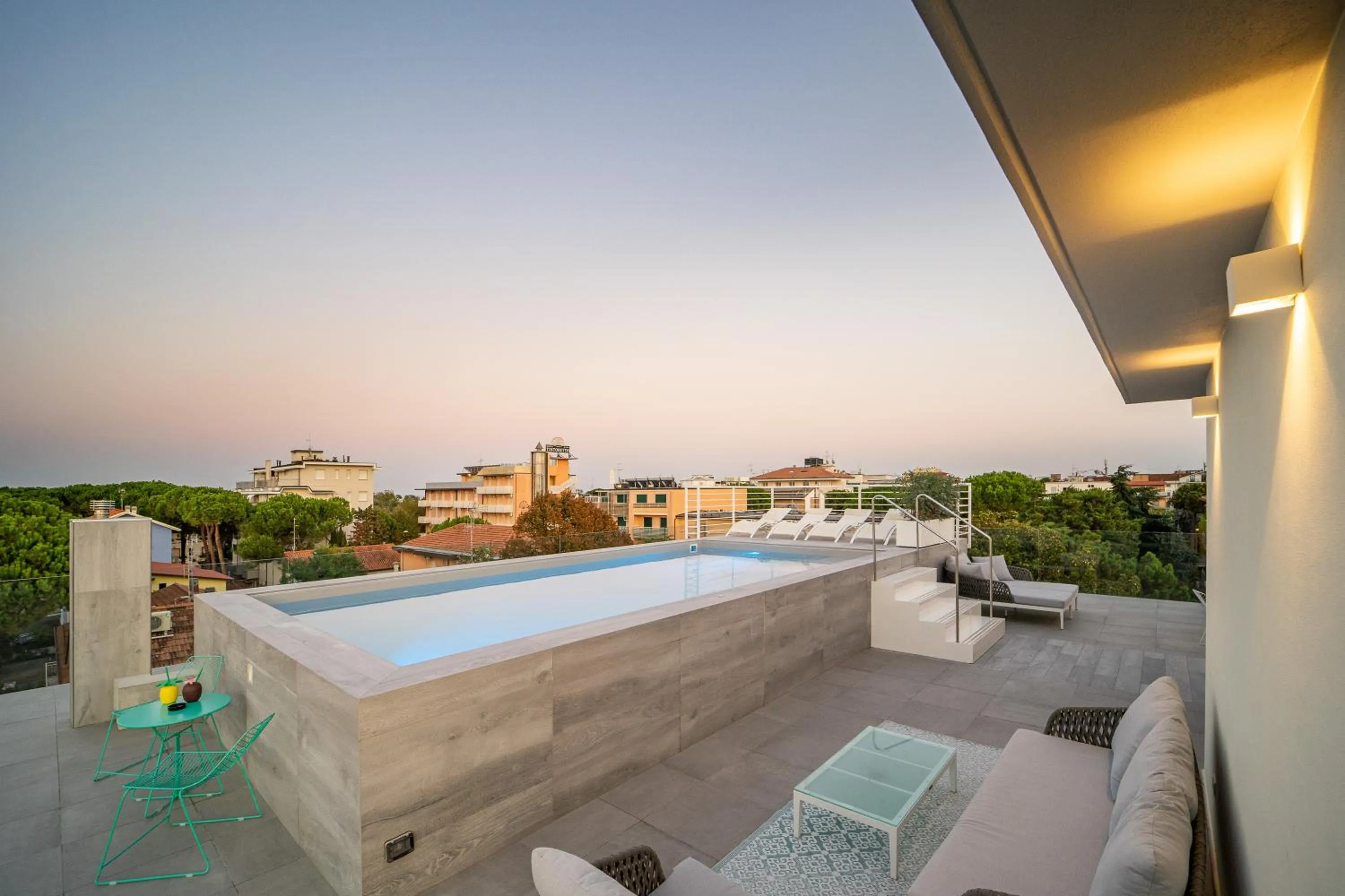 Swimming pool in Hotel Abc