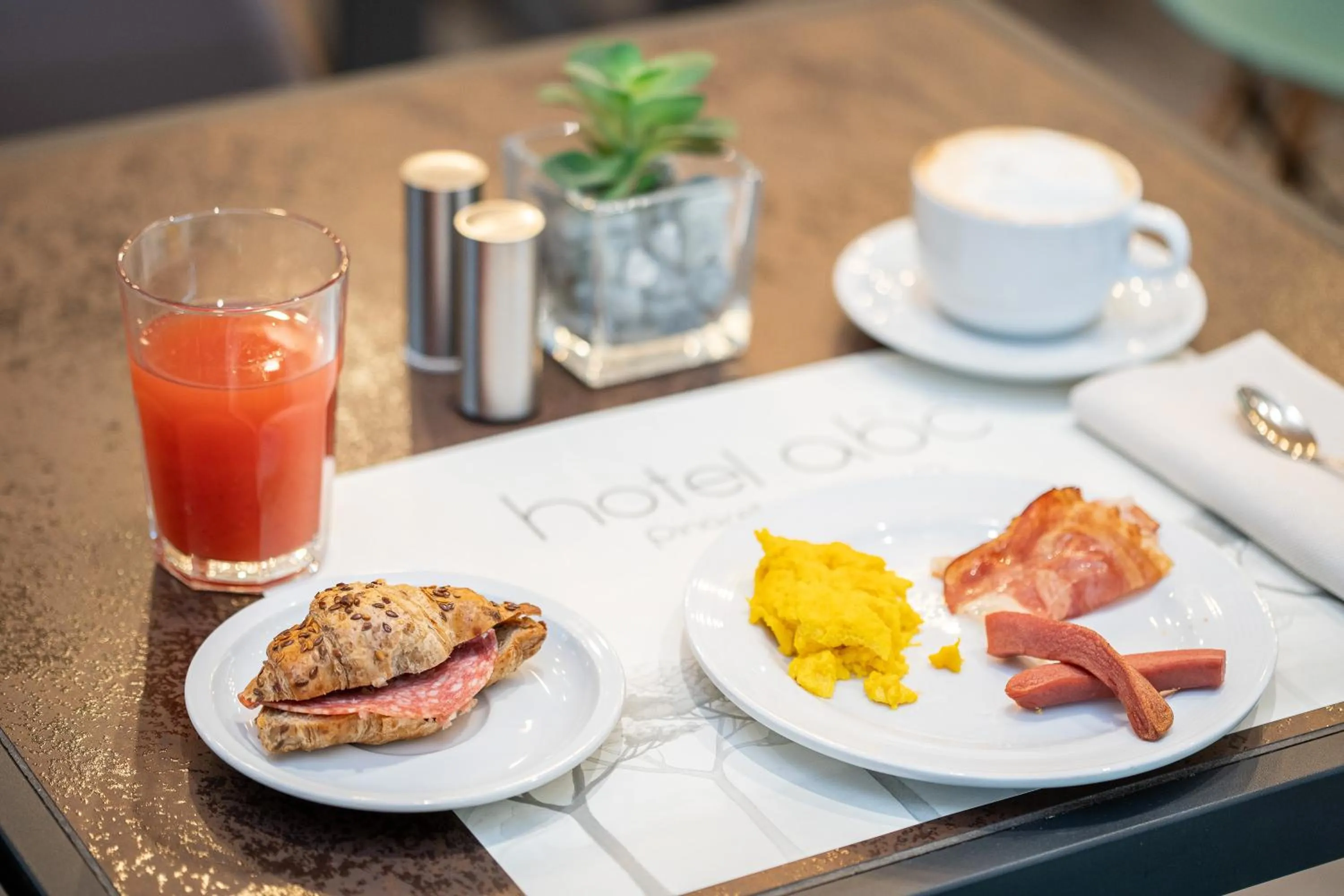 Food and drinks in Hotel Abc