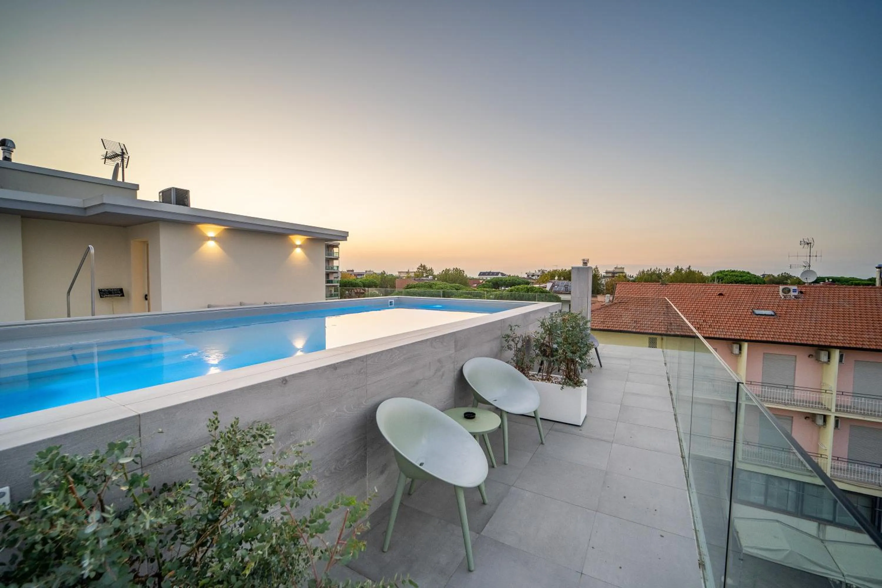Swimming pool in Hotel Abc