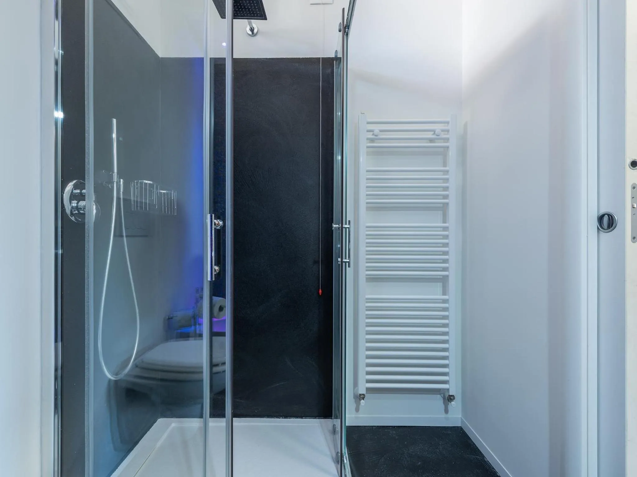 Shower in Spritz Bed & Breakfast