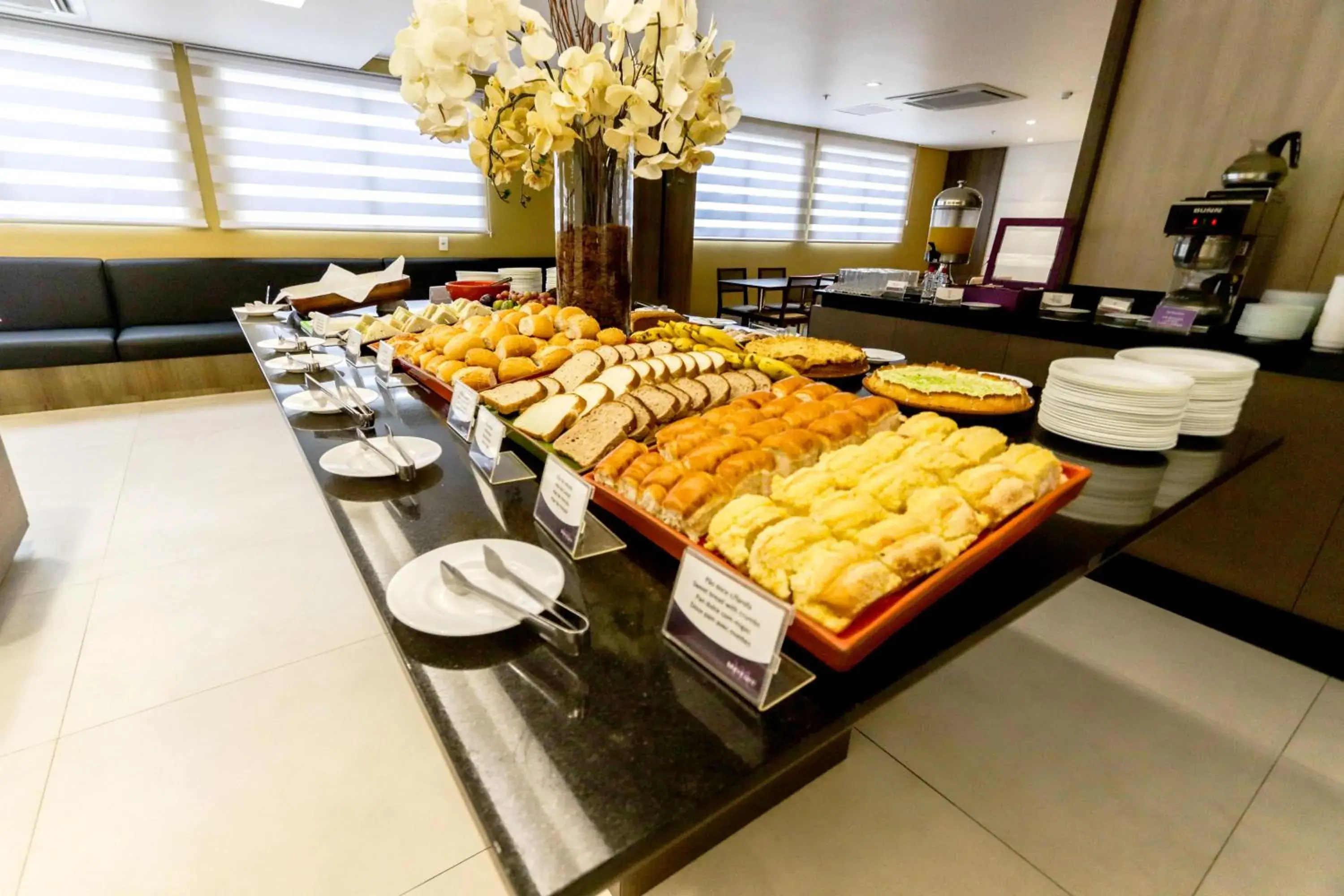 Restaurant/places to eat in Mercure Camboriu Restaurant/places to eat in Mercure Camboriu