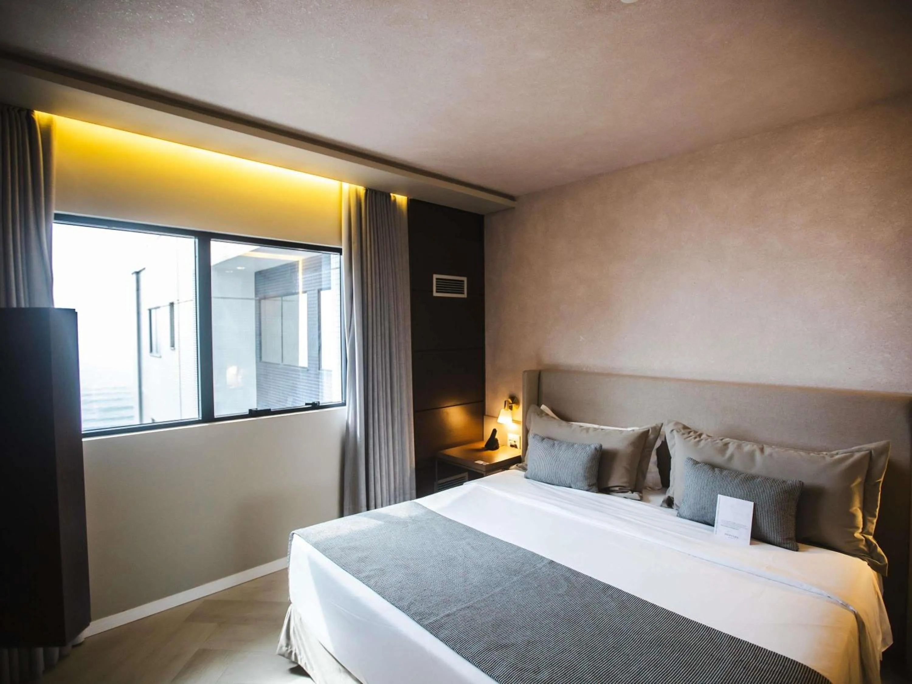 Bedroom, Bed in Mercure Camboriu