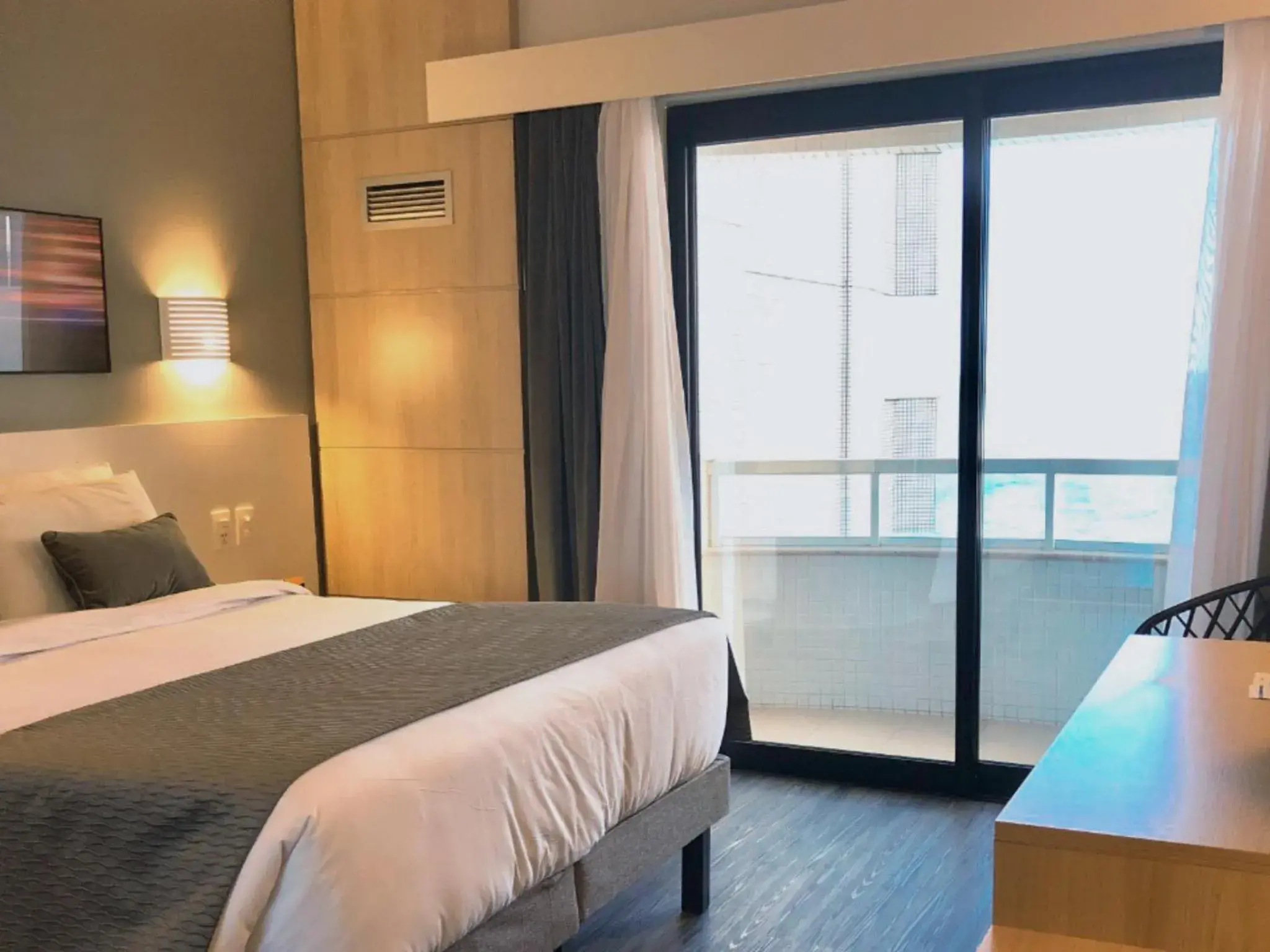 Deluxe Double Room with Balcony and Sea View in Mercure Camboriu Deluxe Double Room with Balcony and Sea View in Mercure Camboriu