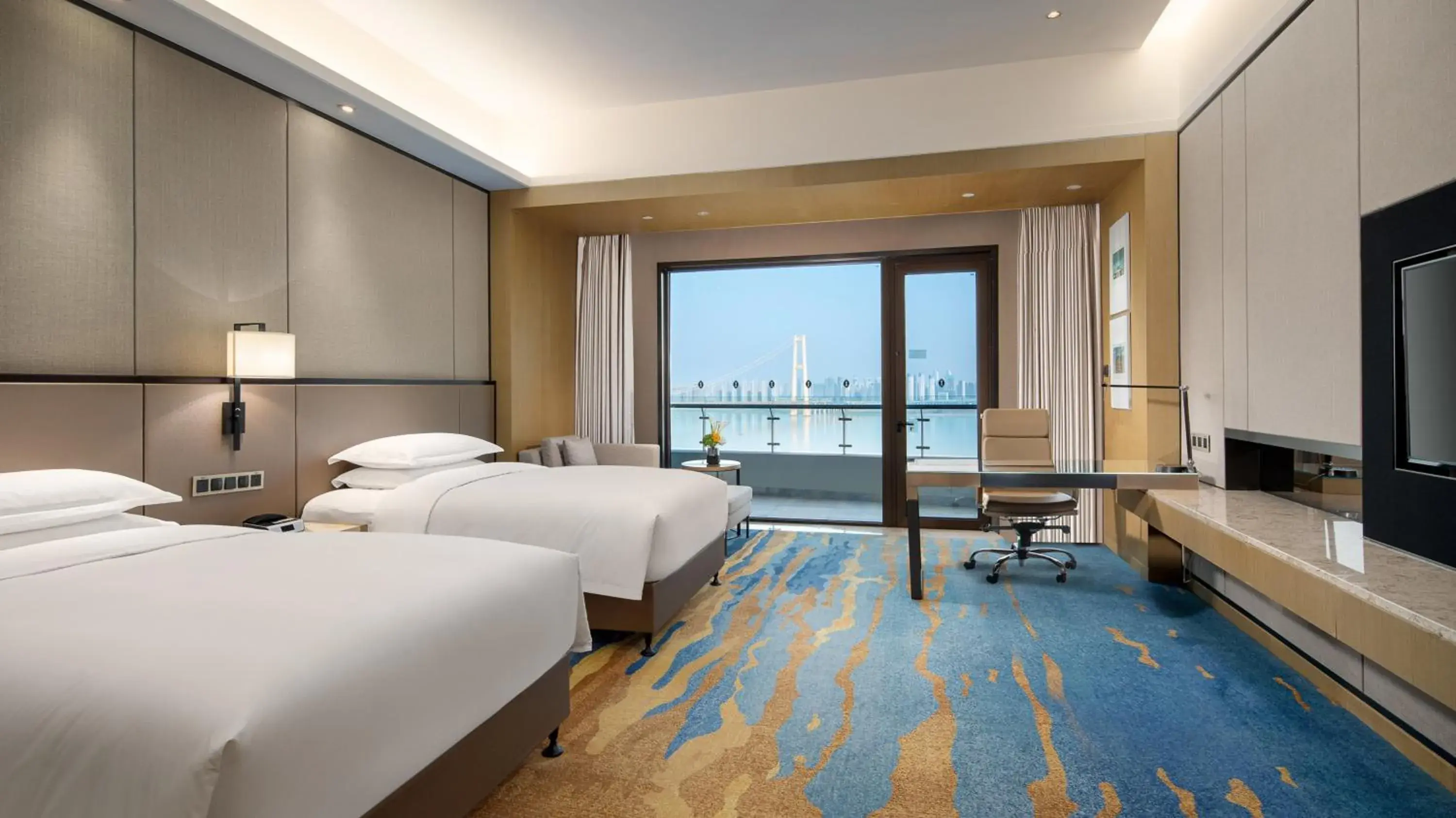 Twin Classic River View in InterContinental Wuhan by IHG - Yangtze River View Twin Classic River View in InterContinental Wuhan by IHG - Yangtze River View