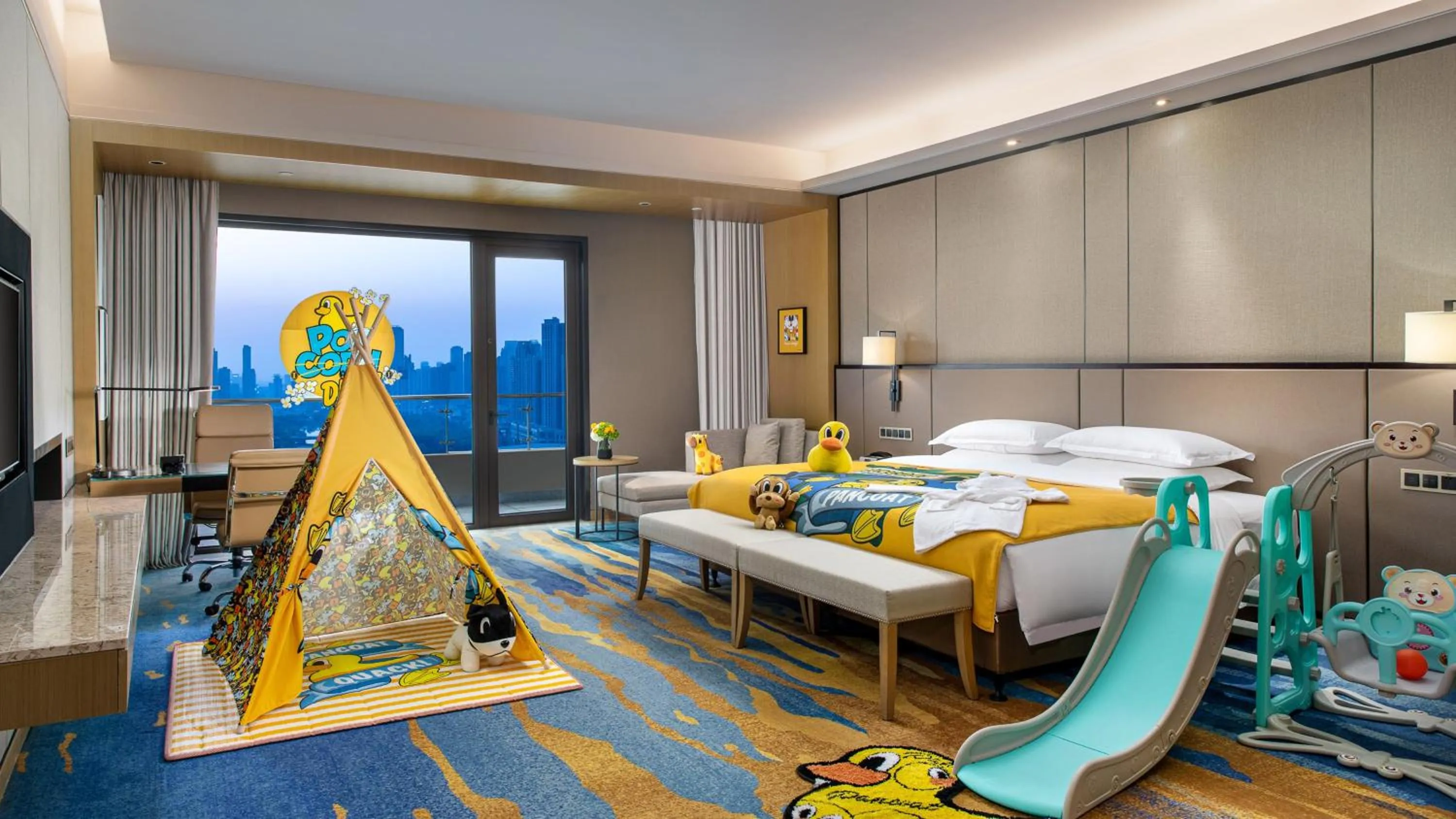 Photo of the whole room in InterContinental Wuhan by IHG - Yangtze River View