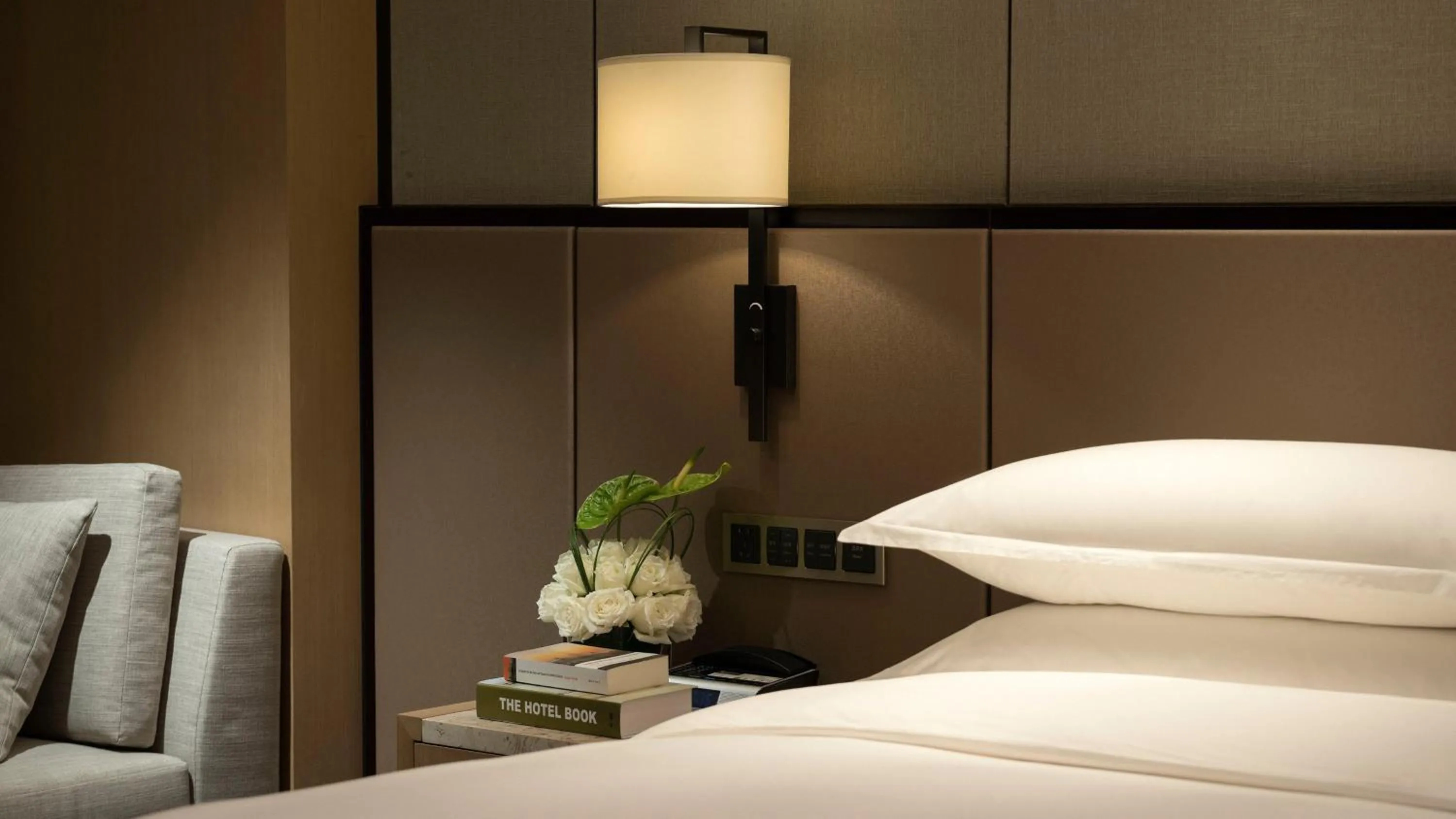 Photo of the whole room in InterContinental Wuhan by IHG - Yangtze River View