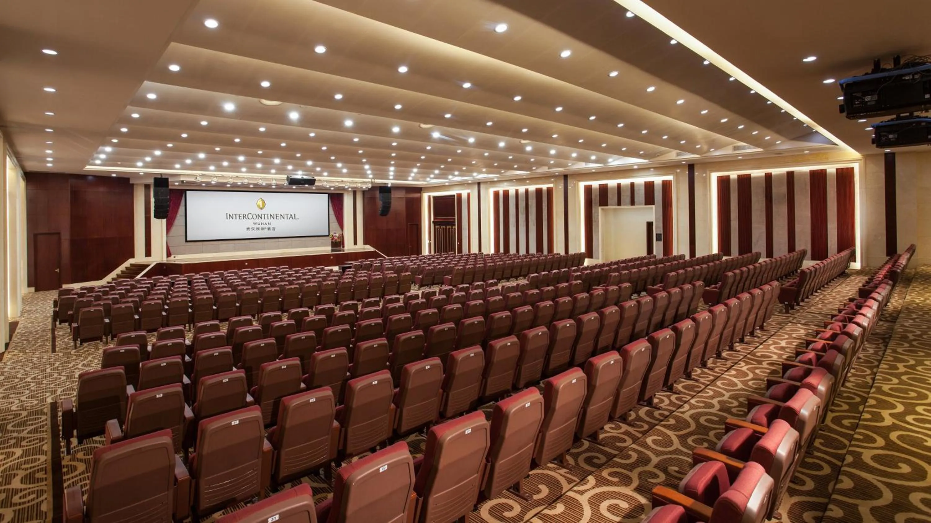 Meeting/conference room in InterContinental Wuhan by IHG - Yangtze River View