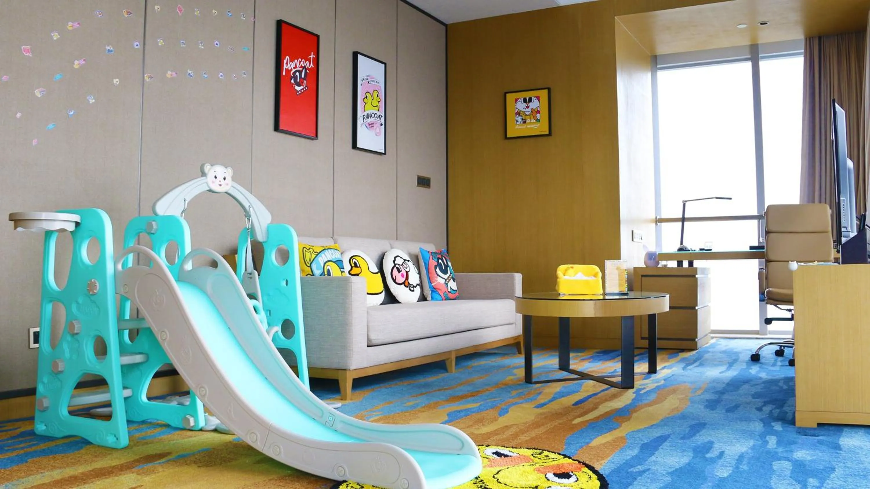 Bedroom in InterContinental Wuhan by IHG - Yangtze River View