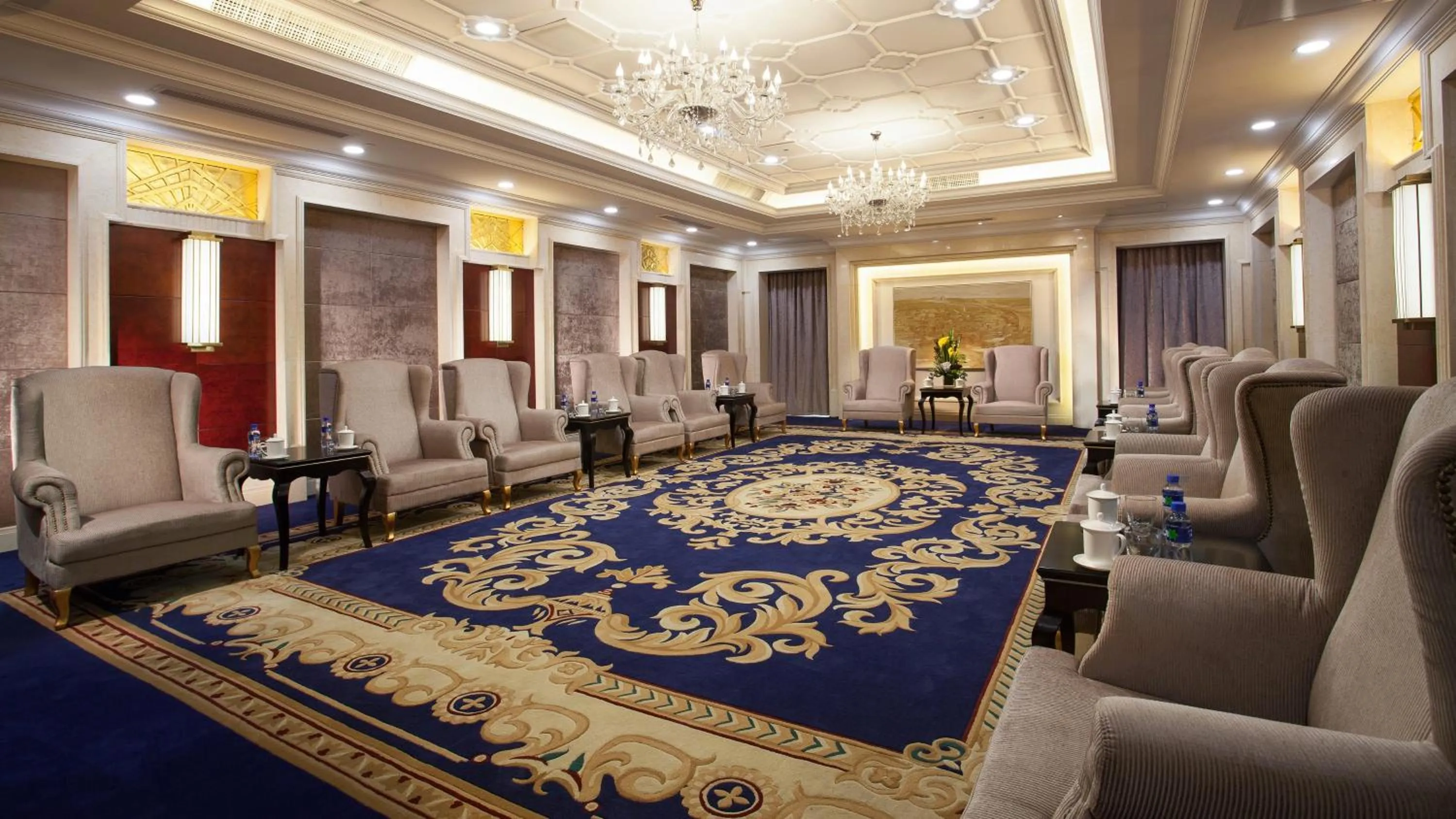 Meeting/conference room in InterContinental Wuhan by IHG - Yangtze River View