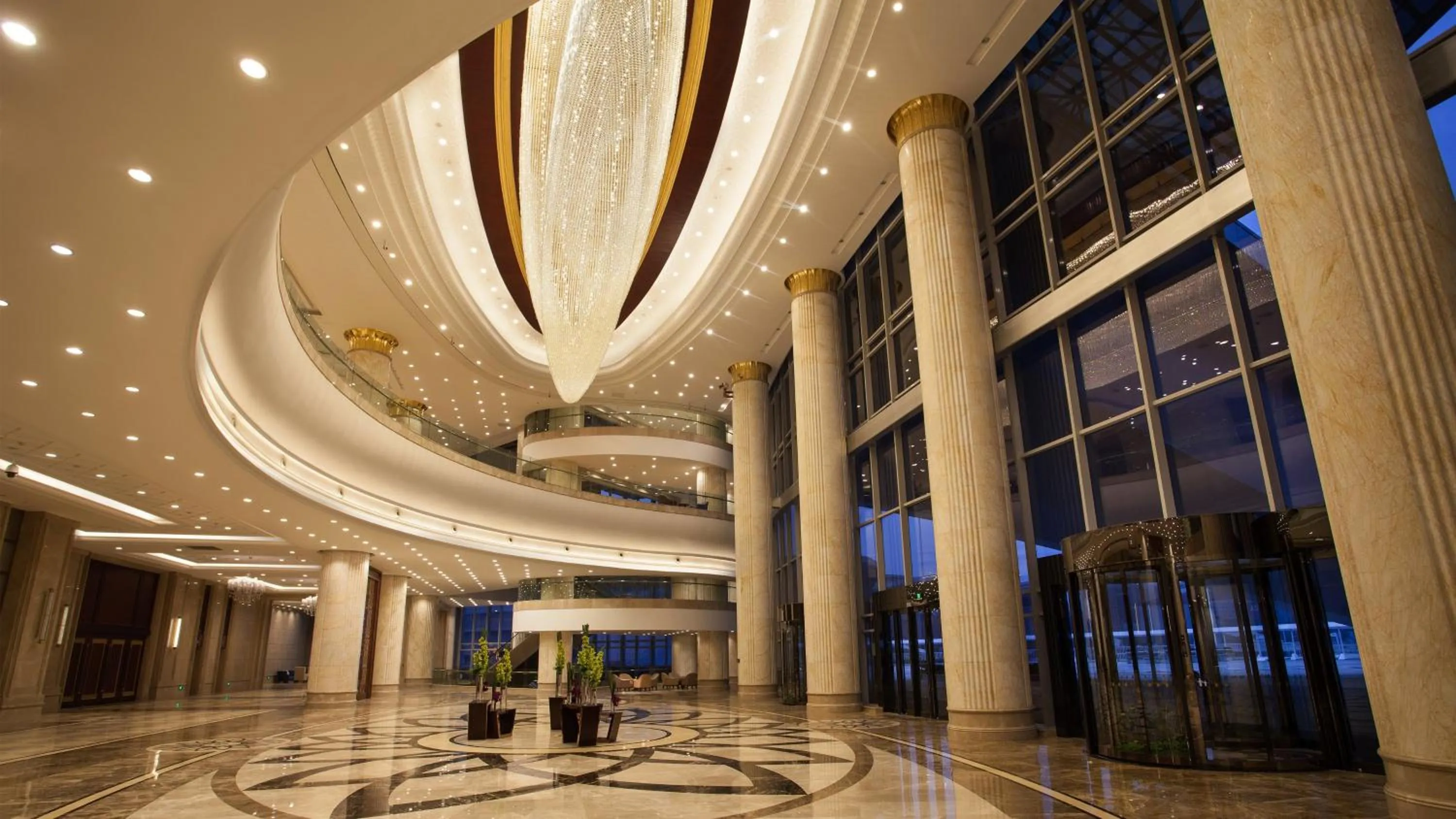 Restaurant/places to eat in InterContinental Wuhan by IHG - Yangtze River View