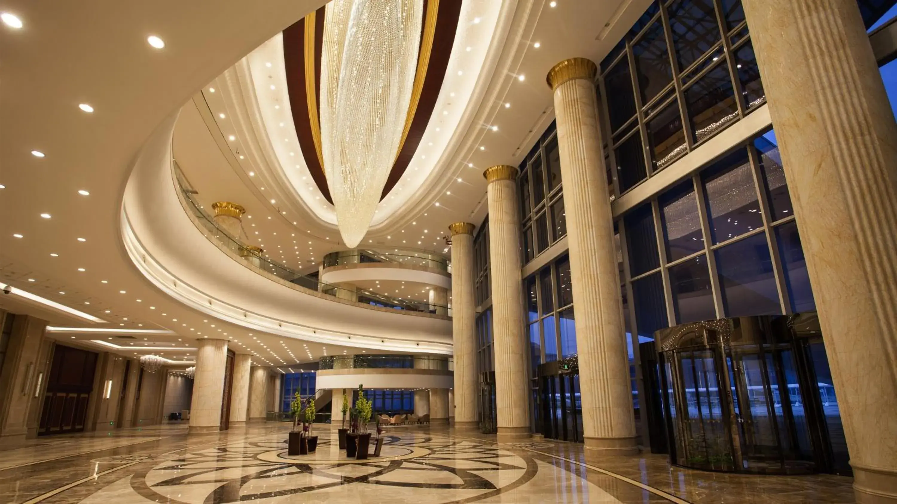 Restaurant/places to eat in InterContinental Wuhan by IHG - Yangtze River View Restaurant/places to eat in InterContinental Wuhan by IHG - Yangtze River View
