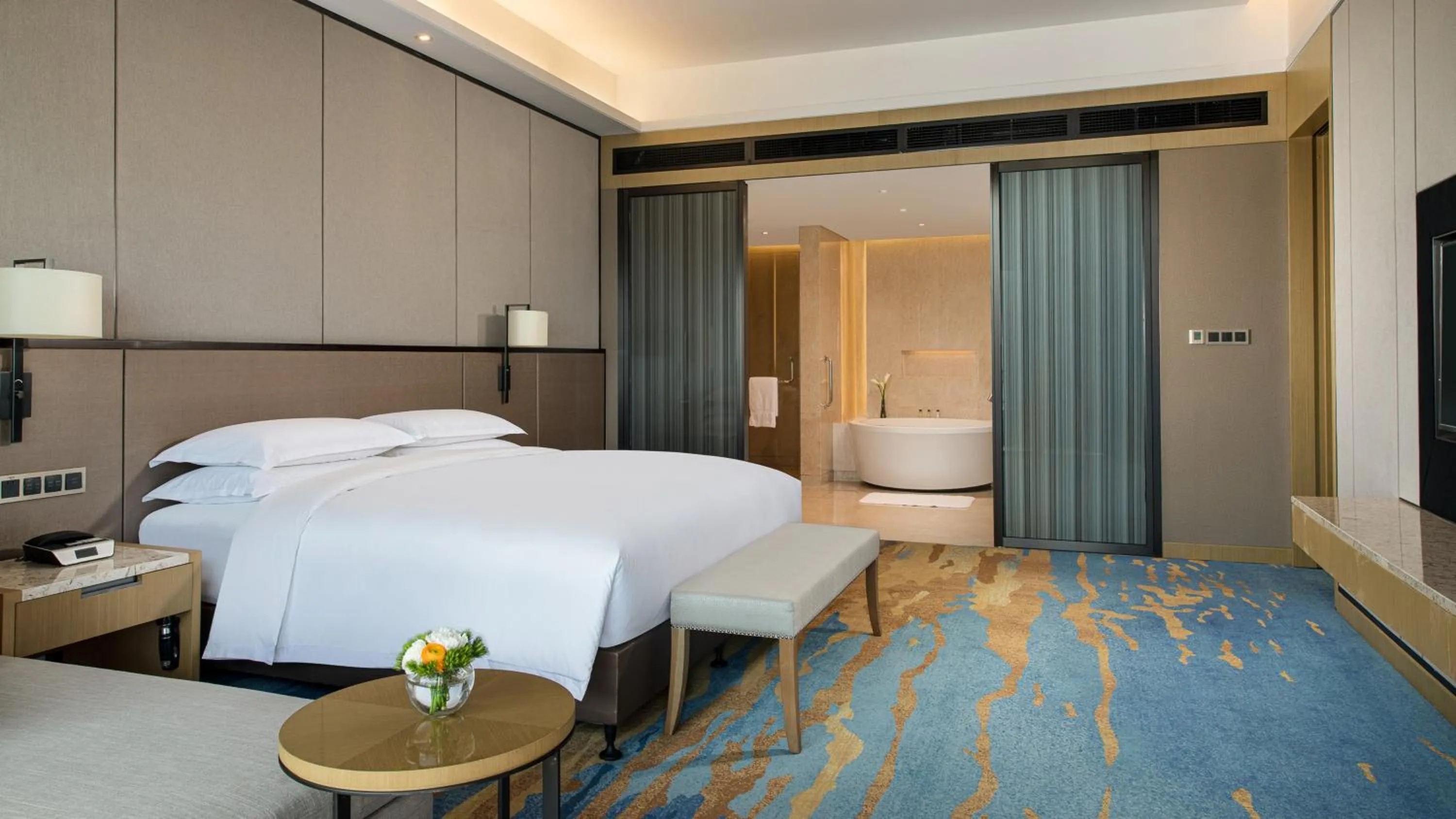 Bedroom in InterContinental Wuhan by IHG - Yangtze River View