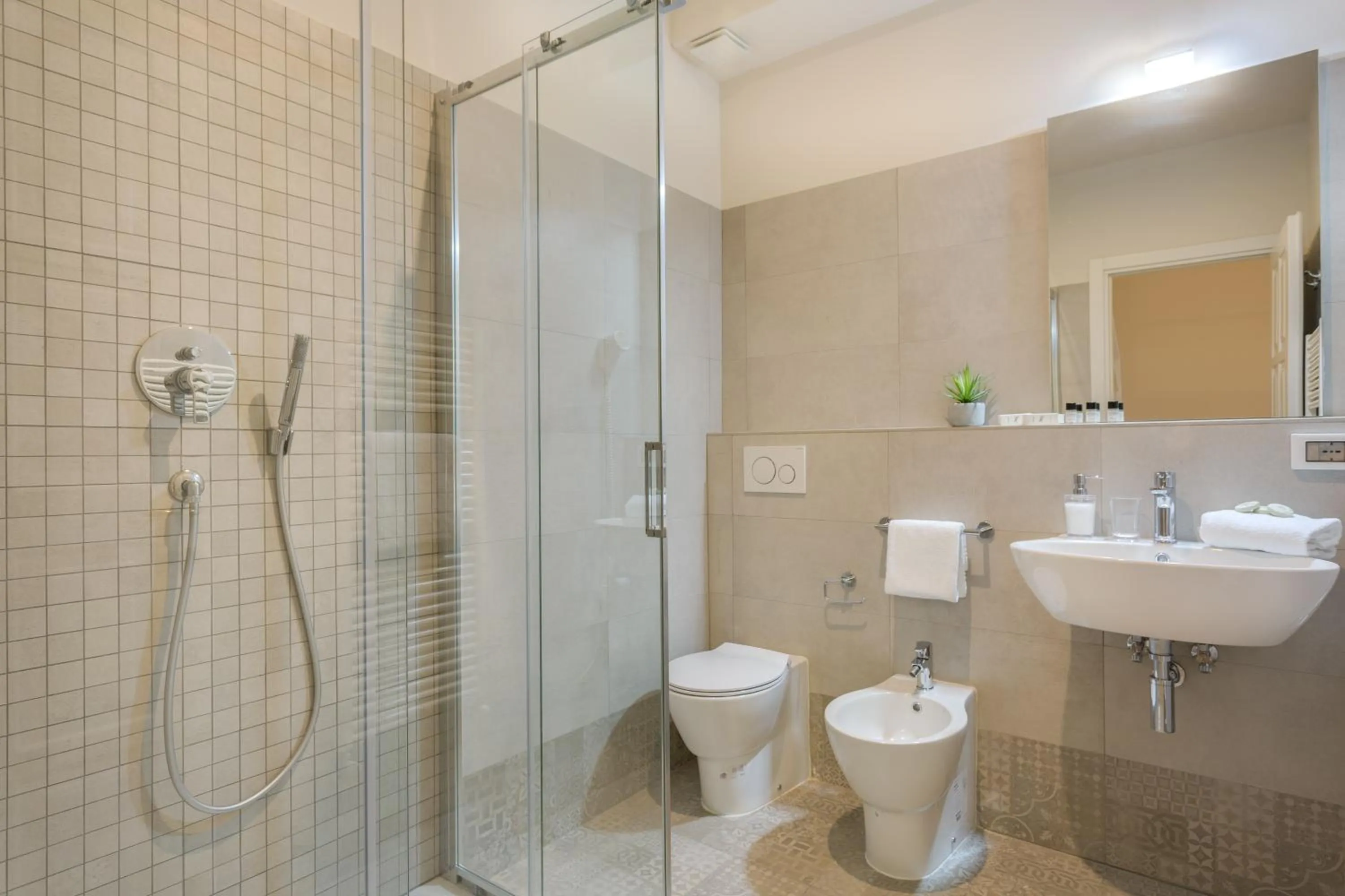 Shower in Residenza D'Epoca Historia Luxury Boutique