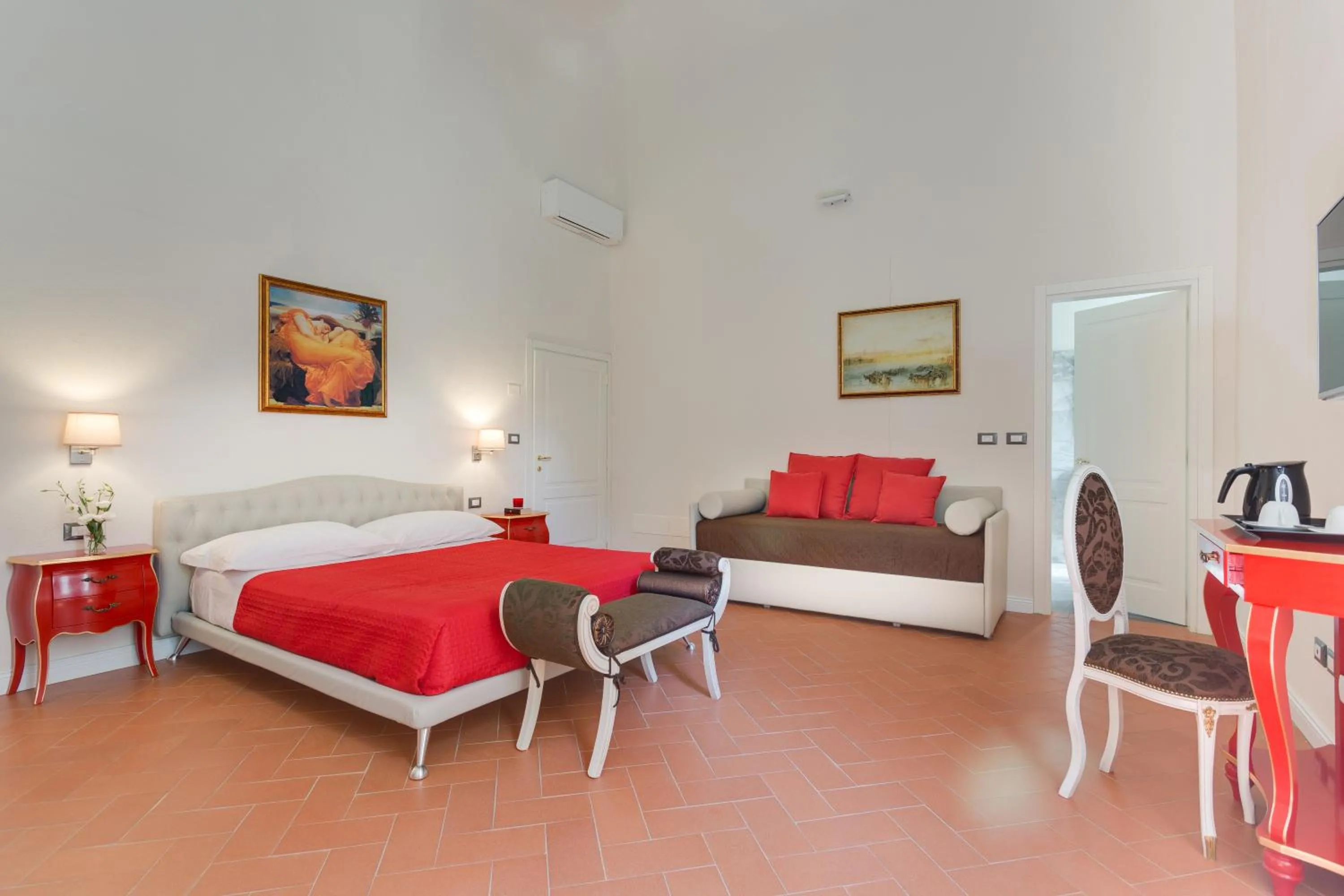 Photo of the whole room, Bed in Residenza D'Epoca Historia Luxury Boutique