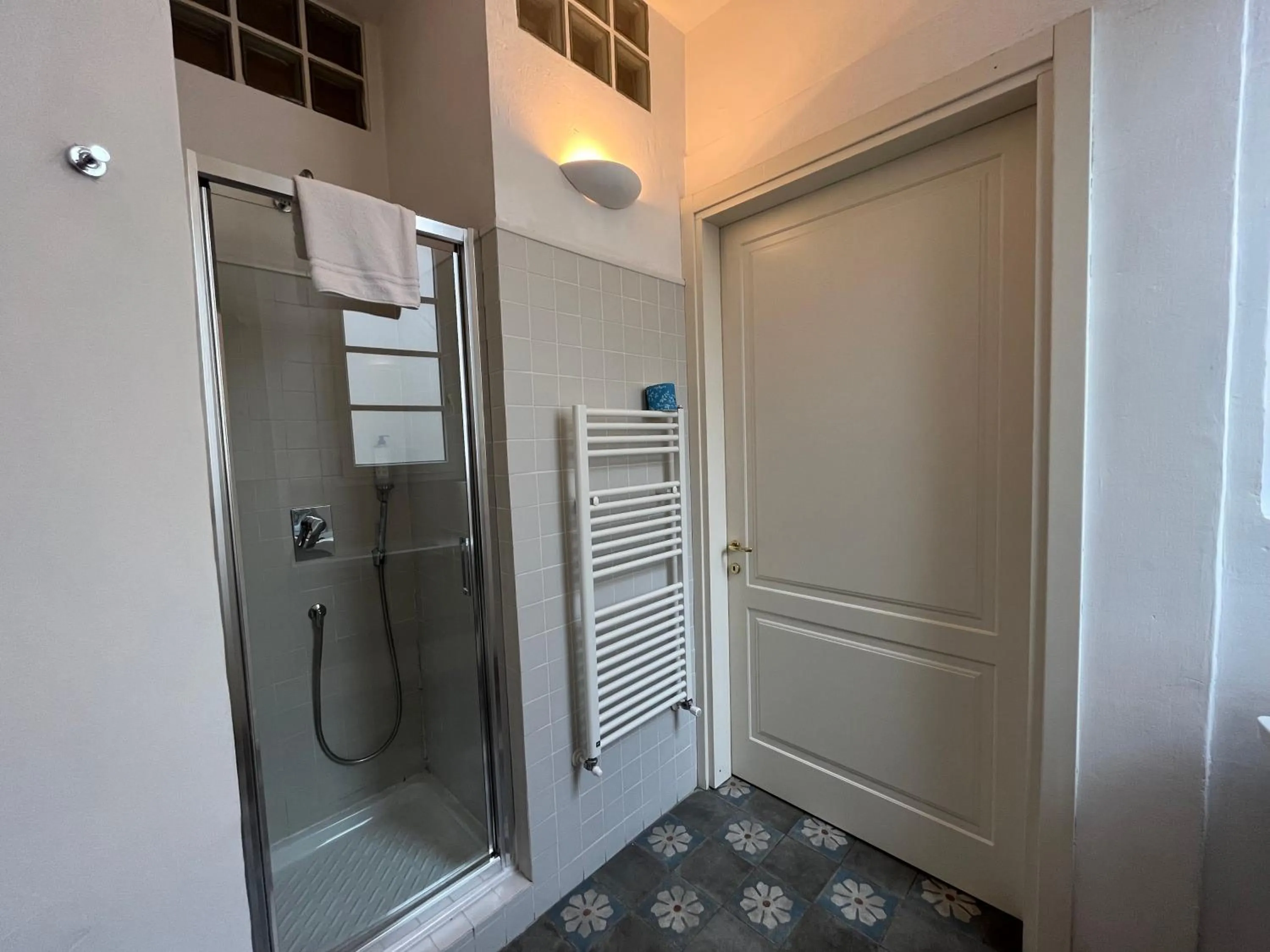 Shower in Residenza D'Epoca Historia Luxury Boutique