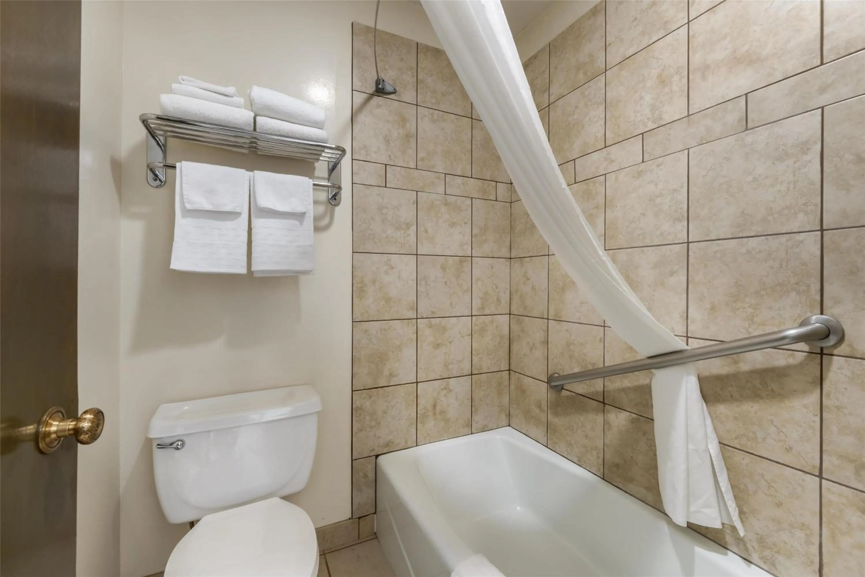 Bathroom in Best Western Angus Inn