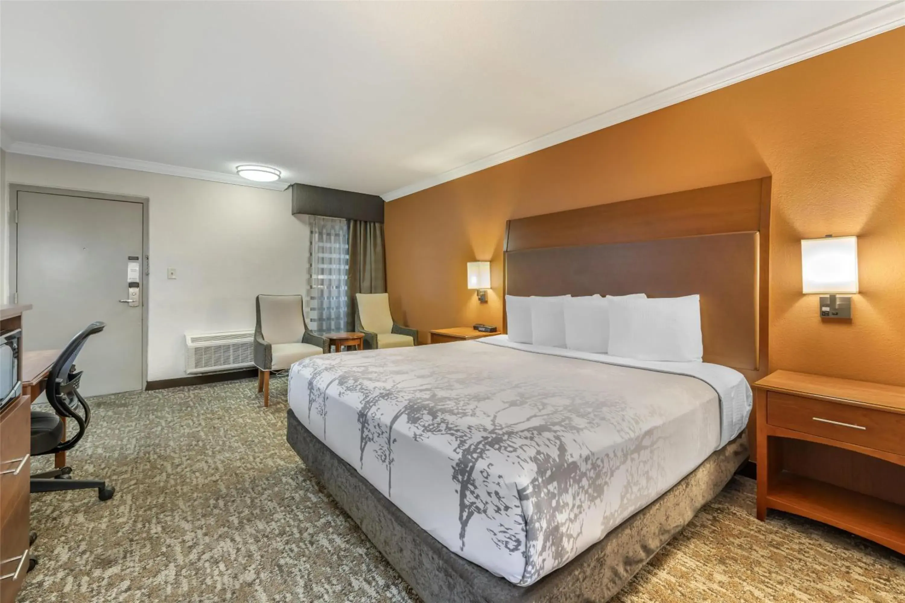 Bedroom, Bed in Best Western Angus Inn Bedroom, Bed in Best Western Angus Inn