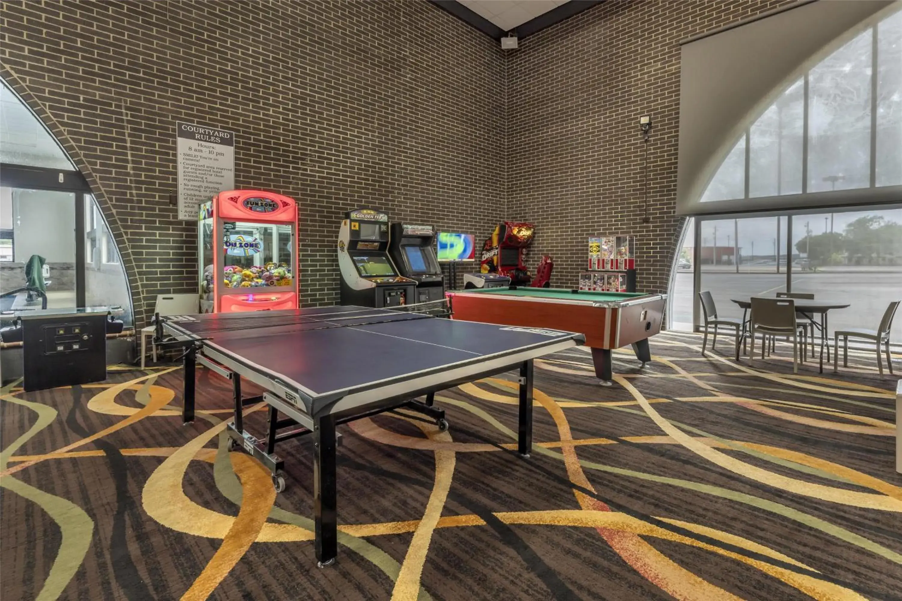 Property building in Best Western Angus Inn Property building in Best Western Angus Inn