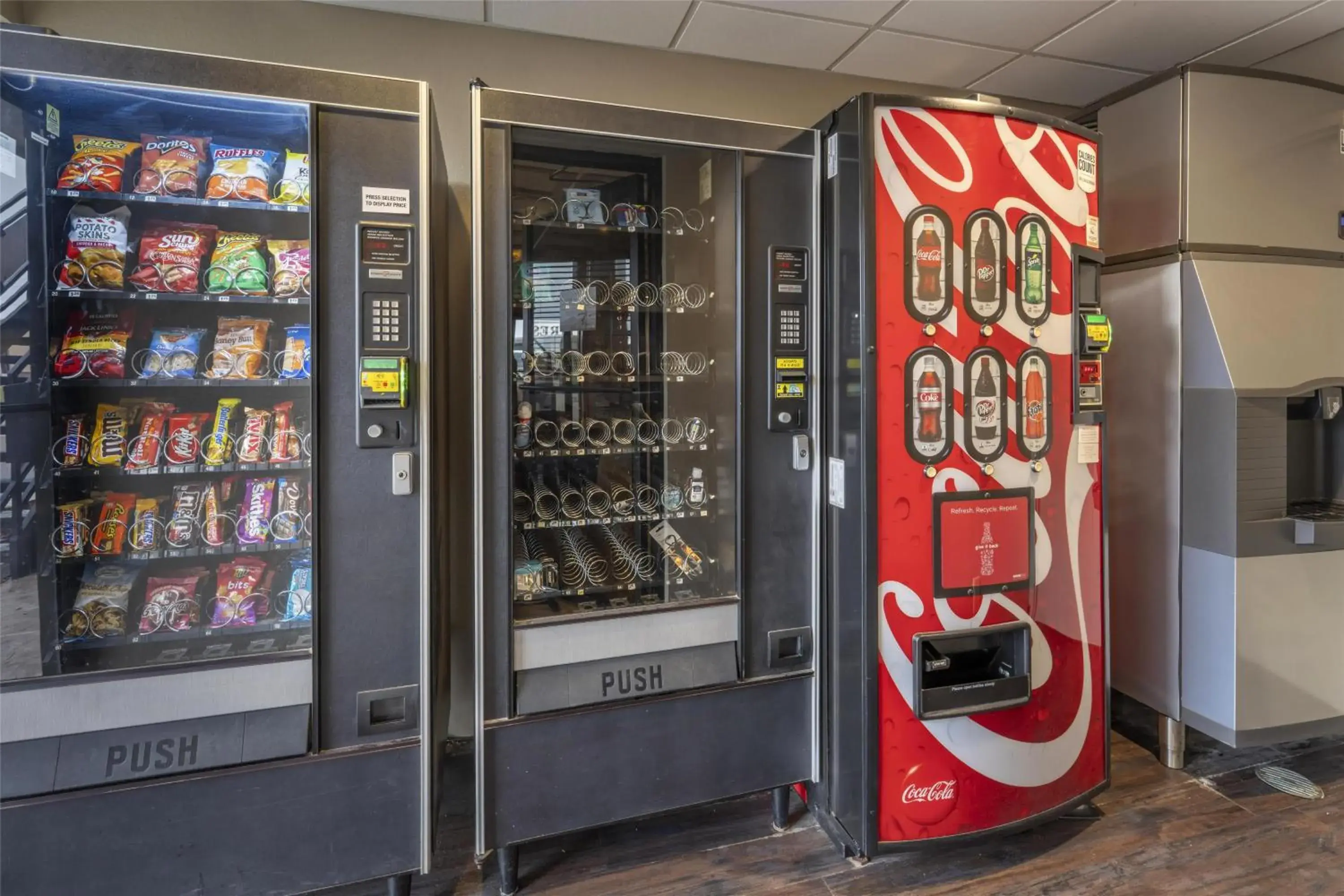 Property building in Best Western Angus Inn Property building in Best Western Angus Inn