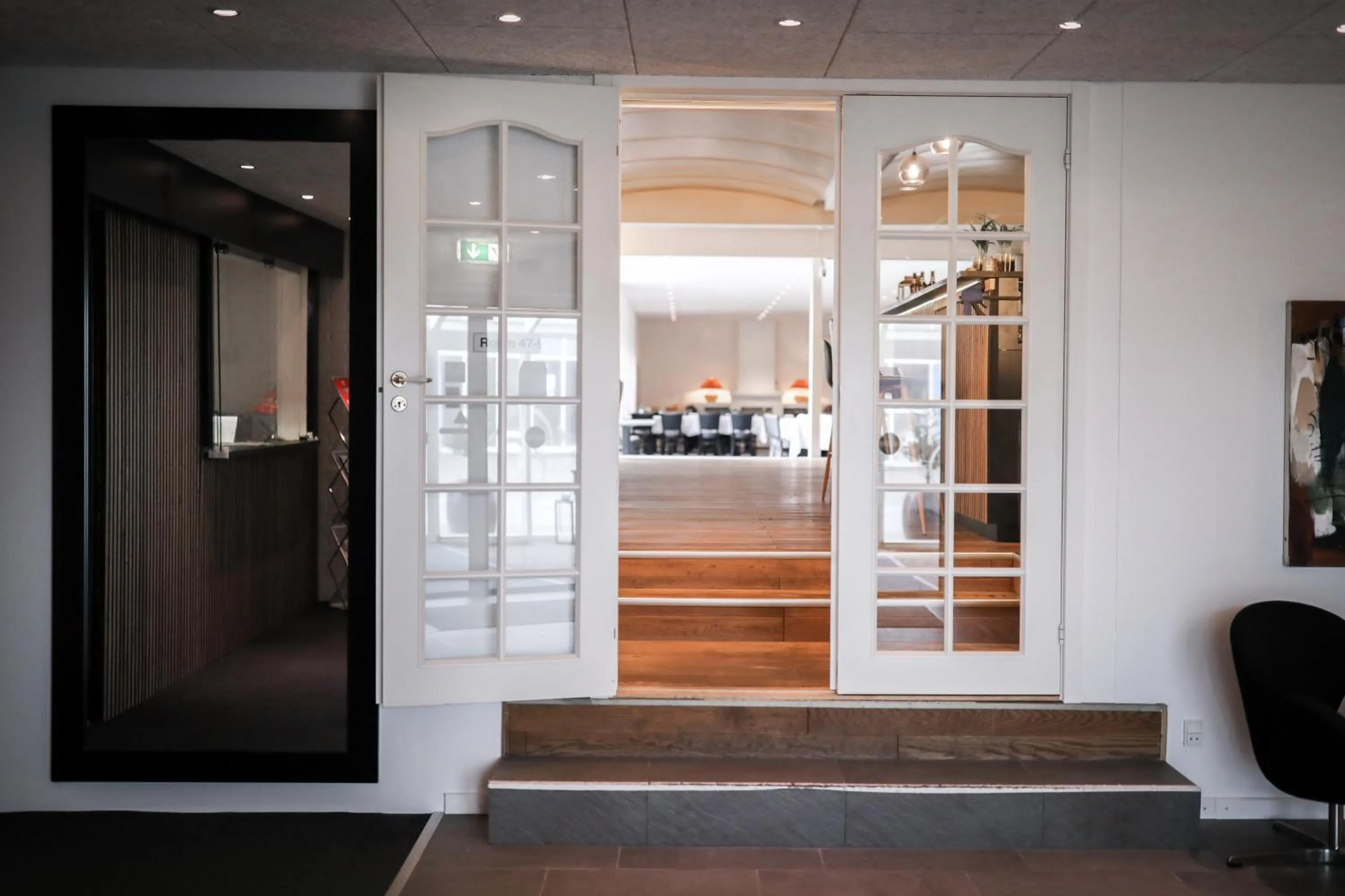 Facade/entrance in Dolphin Hotel Herning