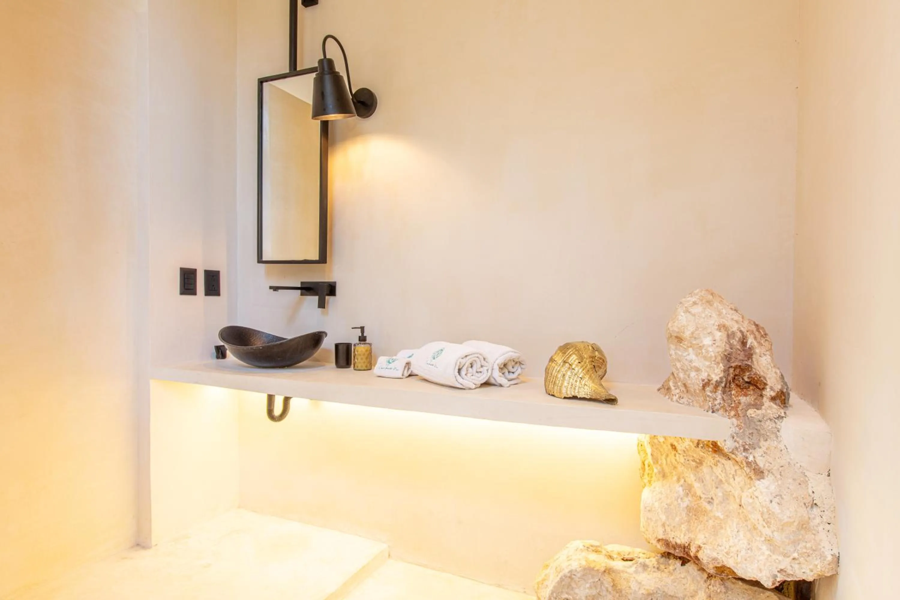 Shower in Casa Punta Coco & Beach Club