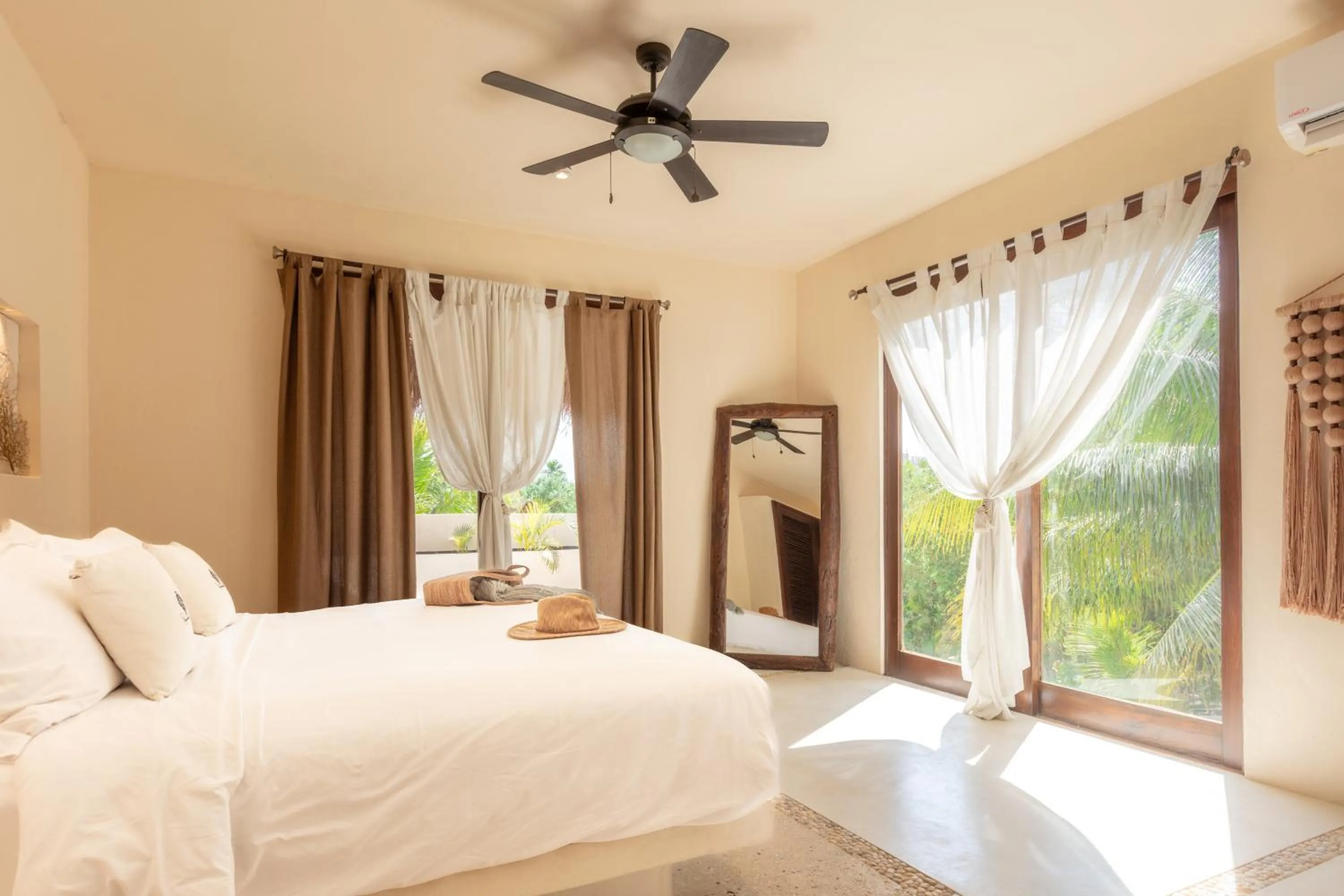 Restaurant/places to eat, Bed in Casa Punta Coco & Beach Club