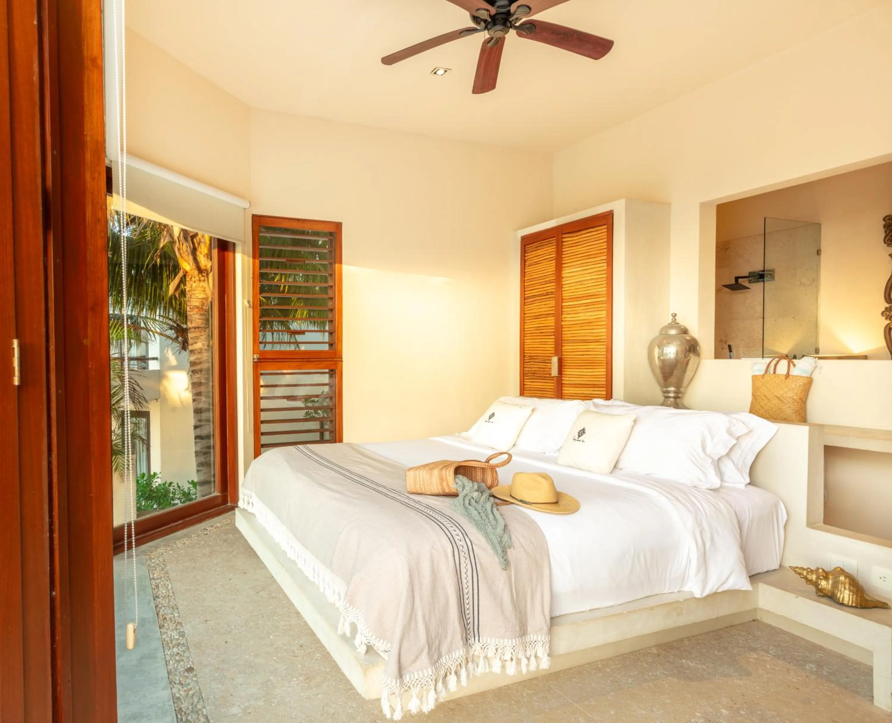 Restaurant/places to eat, Bed in Casa Punta Coco & Beach Club