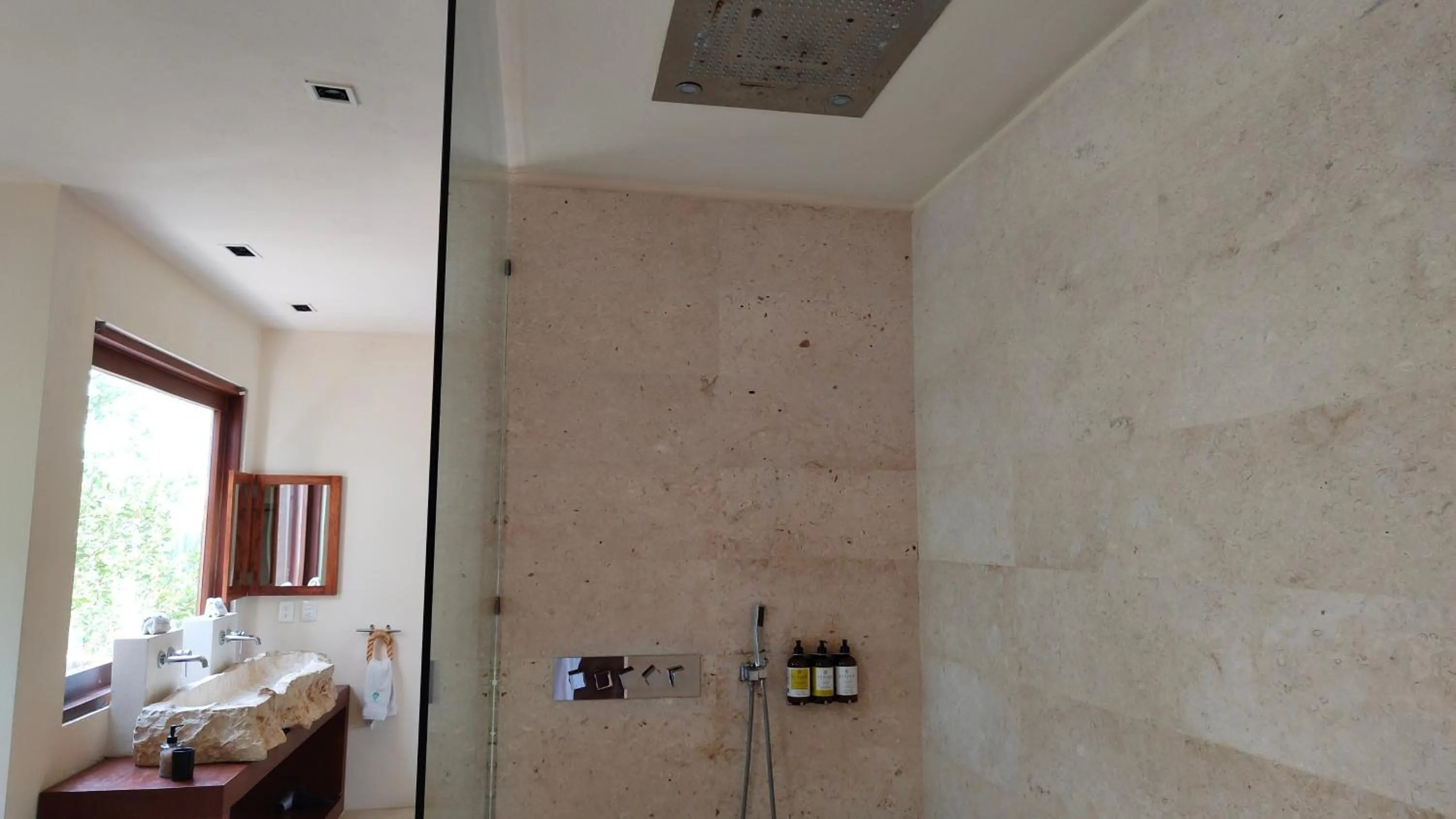 Shower in Casa Punta Coco & Beach Club
