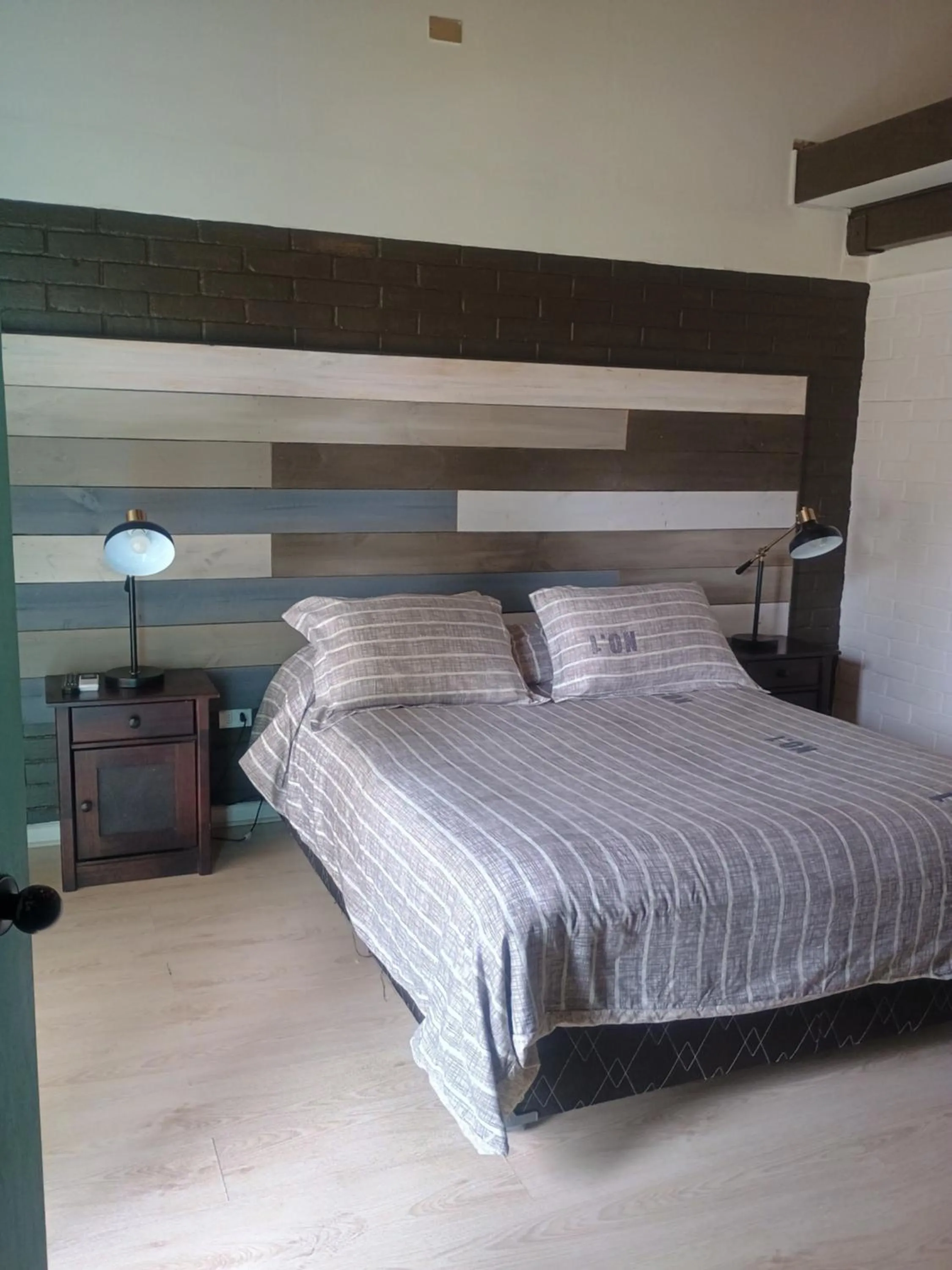 Bed in Hotel Trocadero