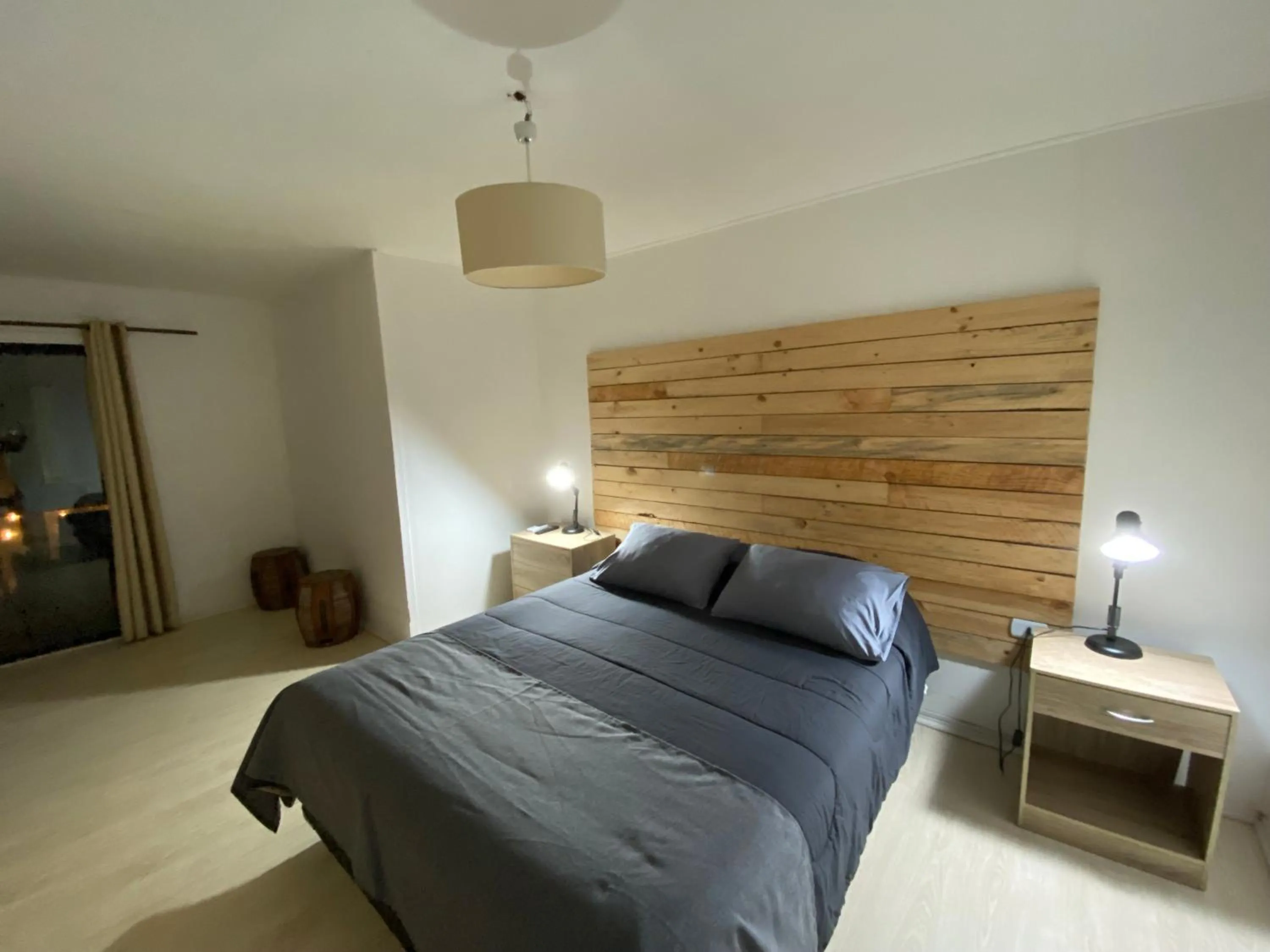 Bed in Hotel Trocadero