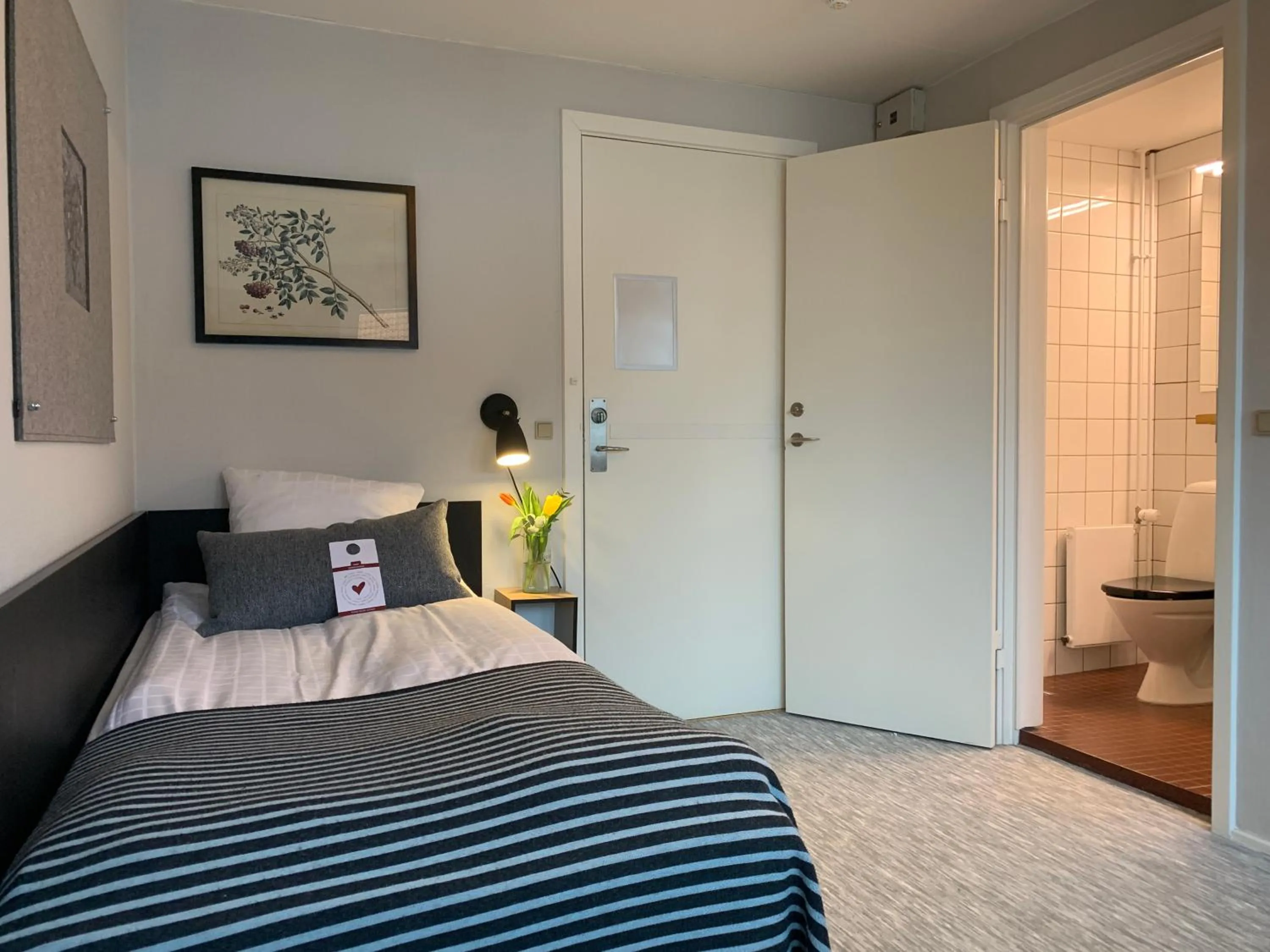 Bathroom, Bed in Rungstedgaard