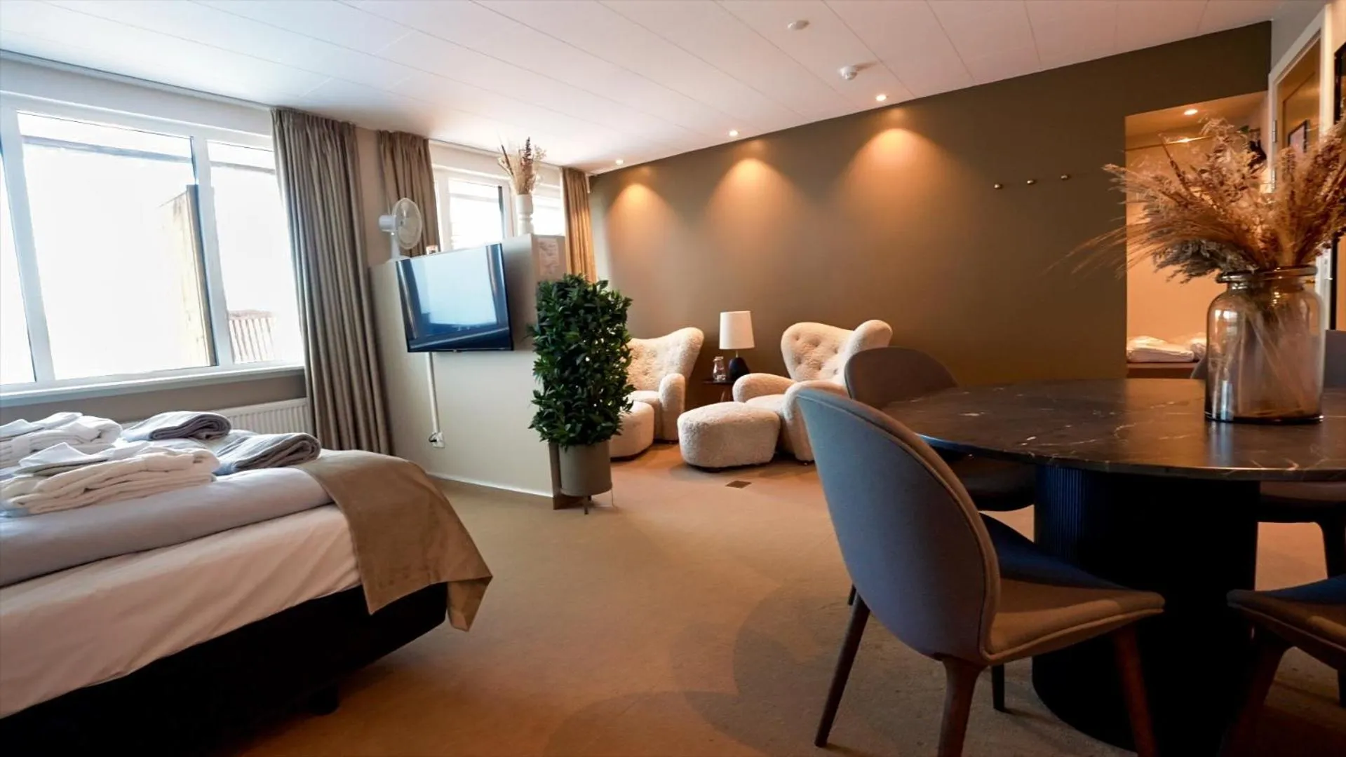 TV and multimedia, Bed in Hotel Viking Aqua Spa & Wellness