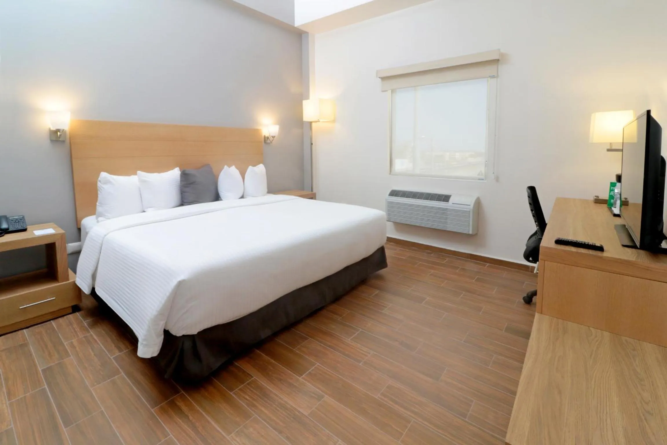 Photo of the whole room, Bed in Bluu Hotel Aeropuerto Monclova-Frontera