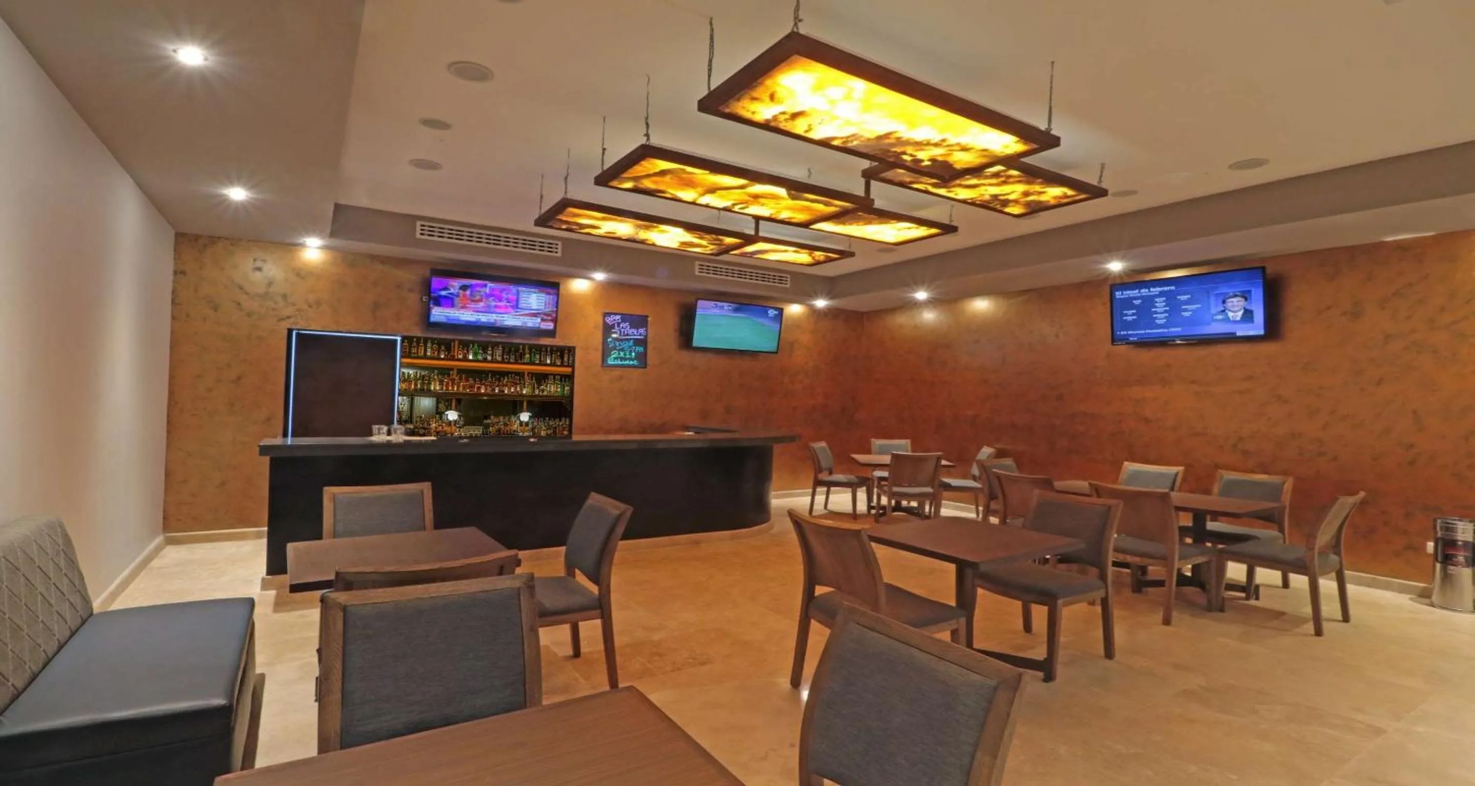 Lounge or bar in Bluu Hotel Aeropuerto Monclova-Frontera