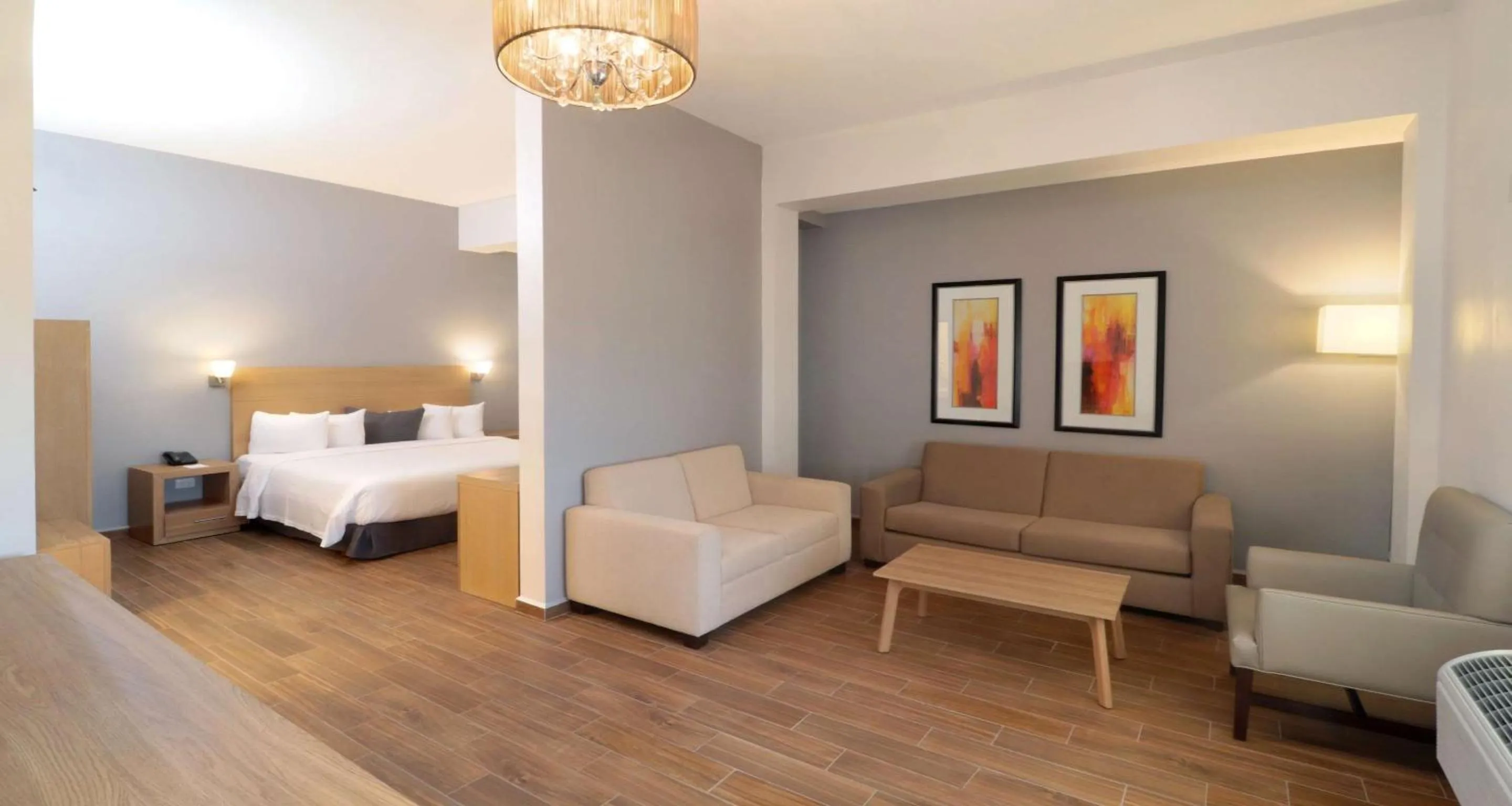 Photo of the whole room, Bed in Bluu Hotel Aeropuerto Monclova-Frontera