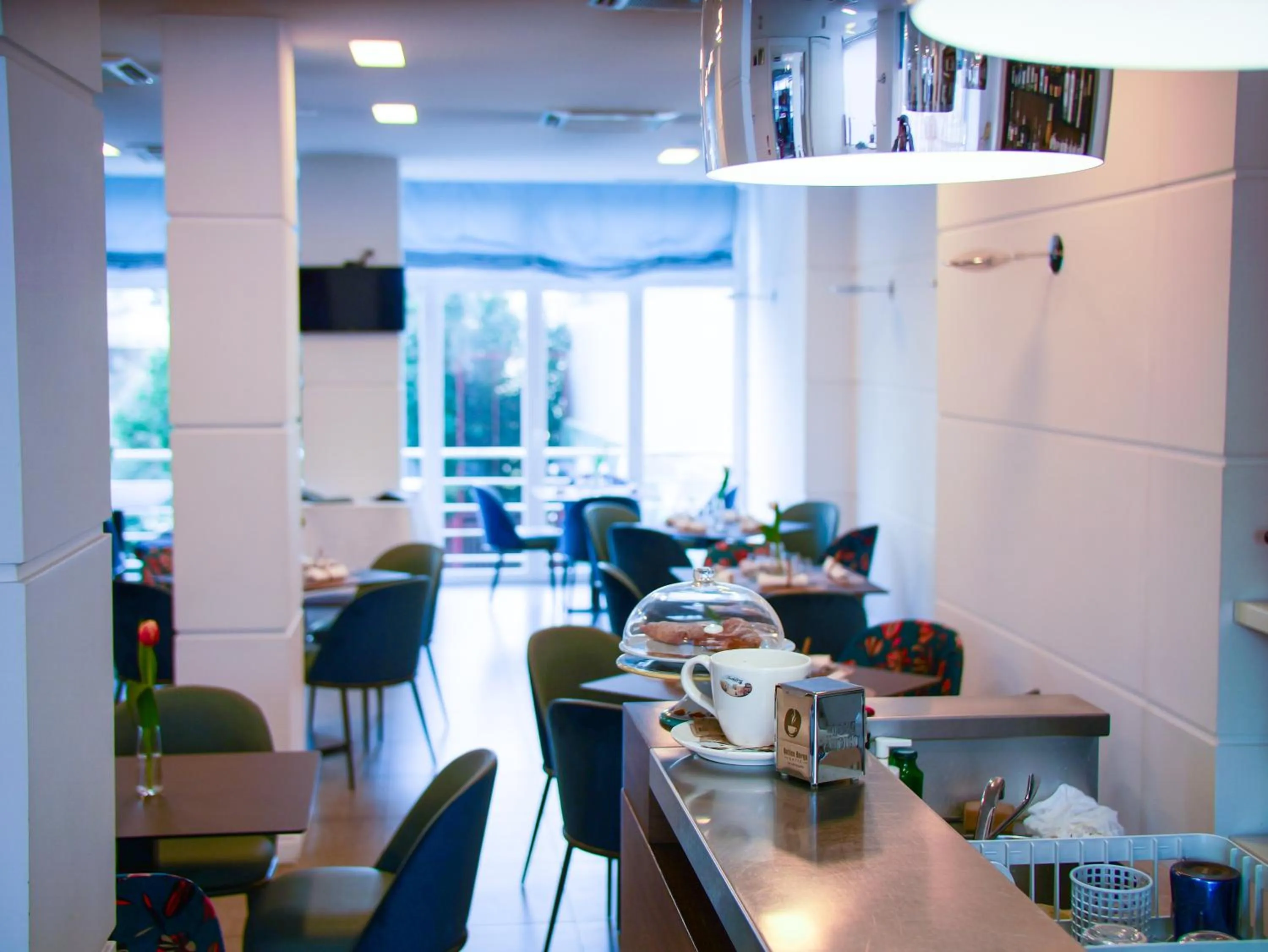 Restaurant/places to eat in Hotel Palace