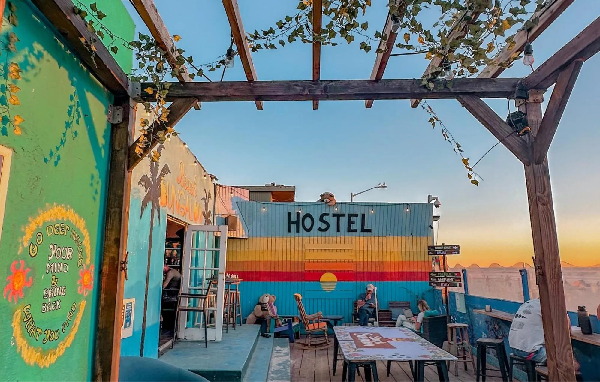 Patio in ITH San Diego Beach Bungalow Surf Hostel
