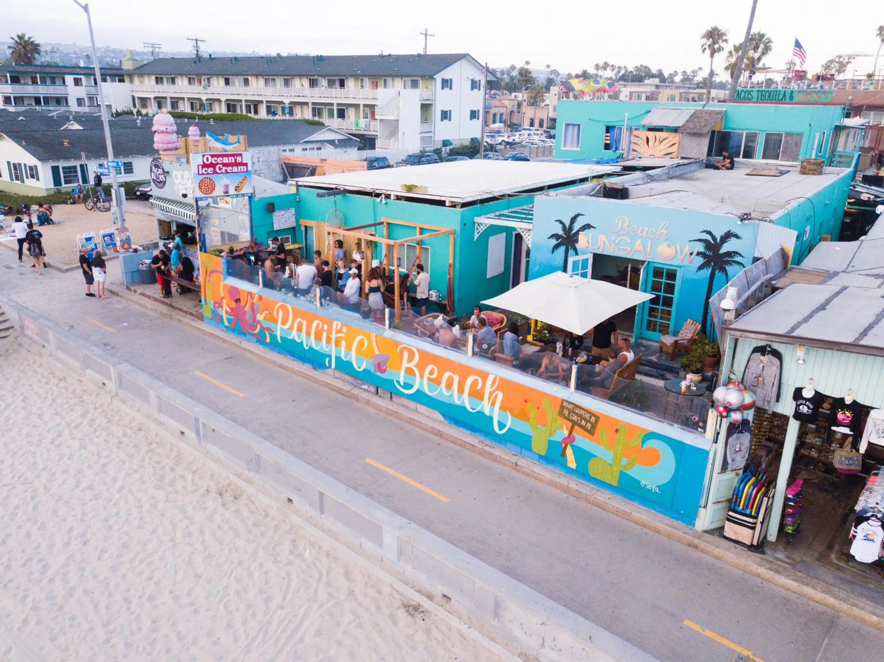 Facade/entrance in ITH San Diego Beach Bungalow Surf Hostel
