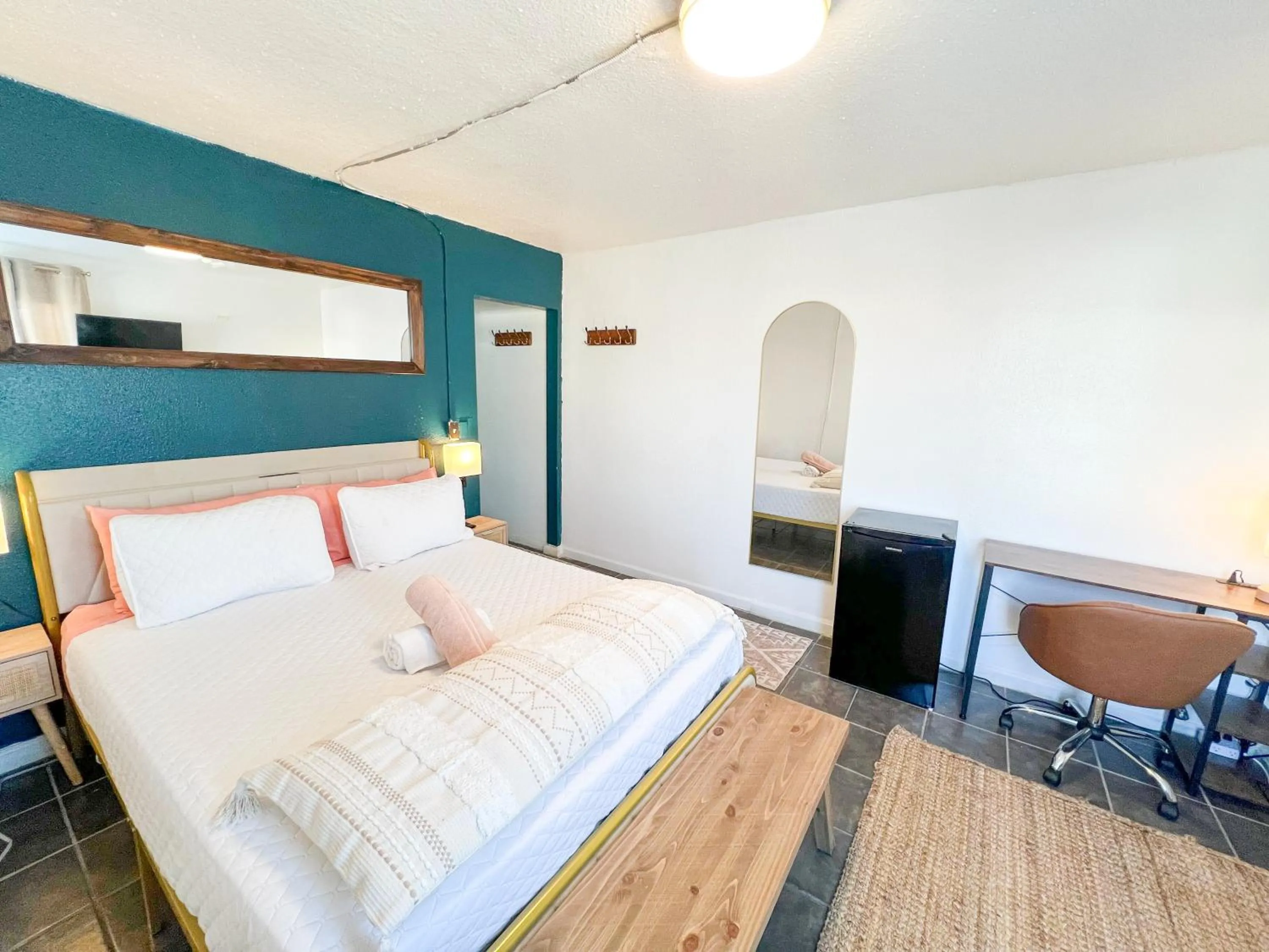 Bedroom, Bed in ITH San Diego Beach Bungalow Surf Hostel