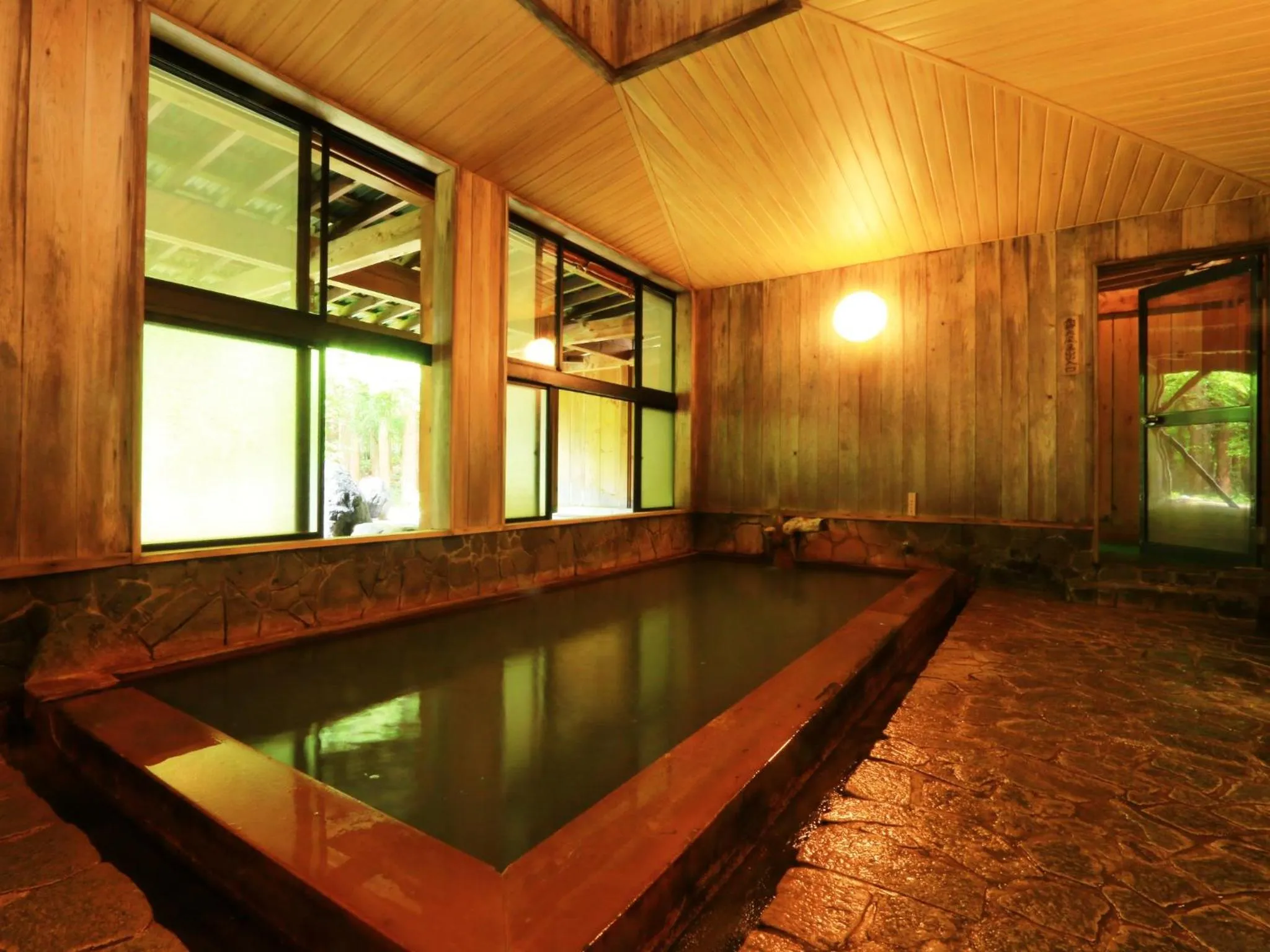 Hot Spring Bath in Yunohirakan