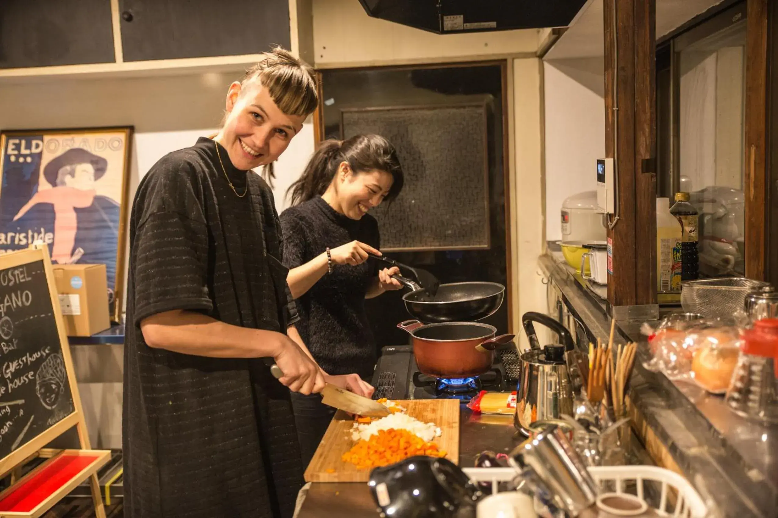 Kitchen or kitchenette in DOT HOSTEL NAGANO