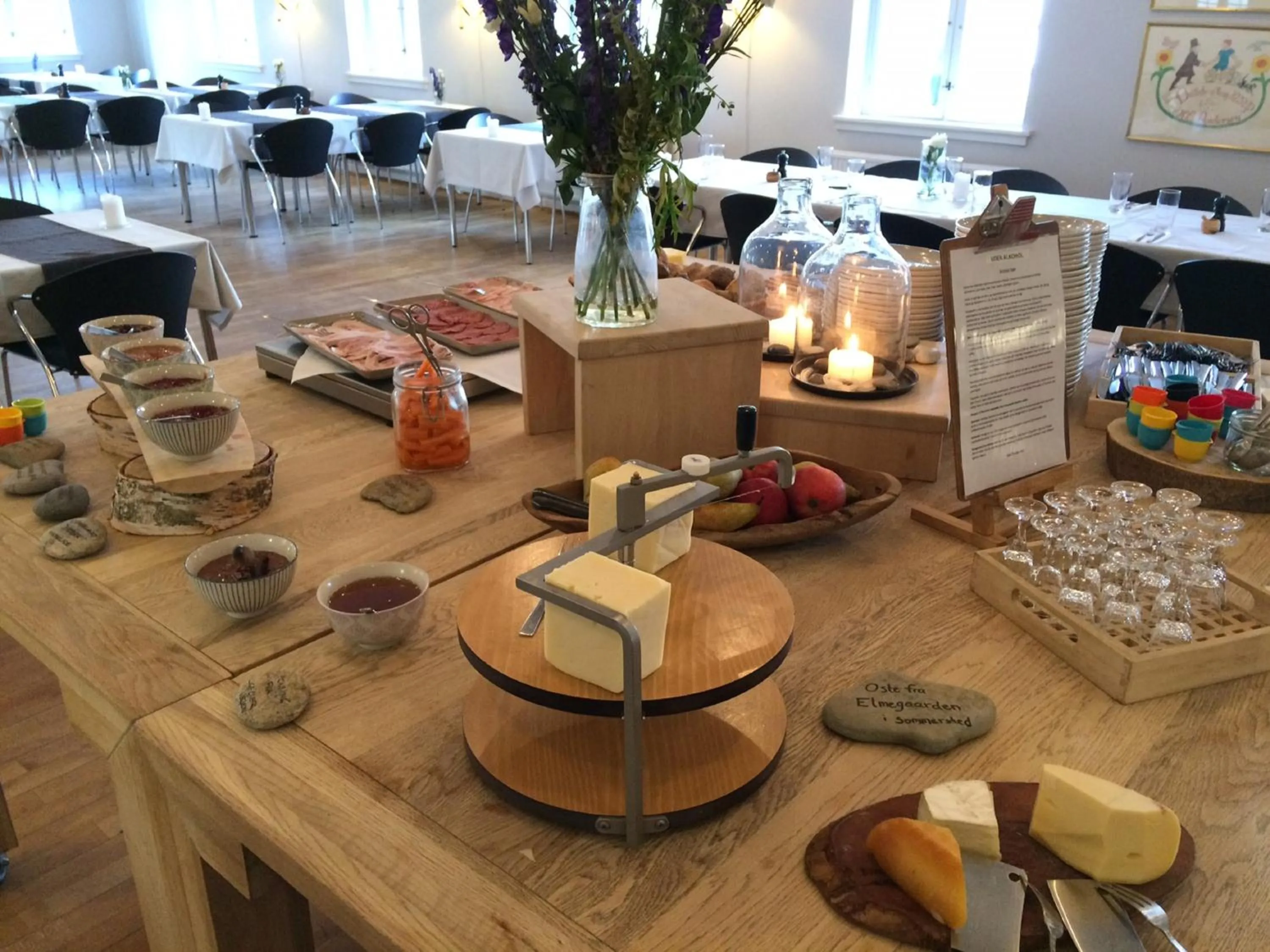 Restaurant/places to eat in Haraldskær Sinatur Hotel & Konference